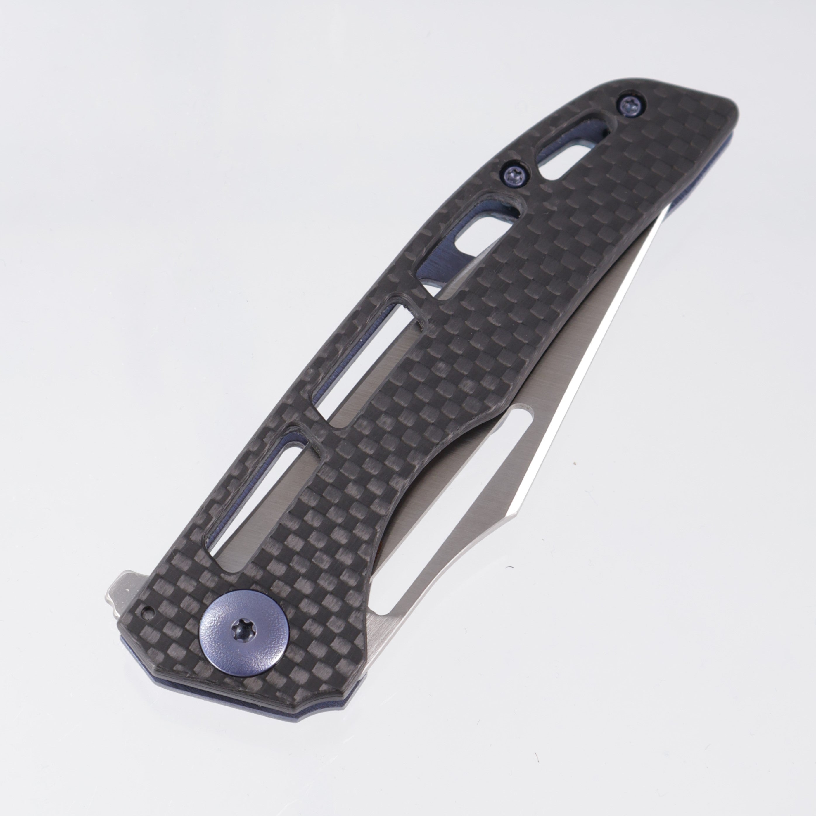 John Gray Slitter V2 Harpoon Bowie - Twill Carbon Fiber Half Ported - Blue Godzilla Hyde Titanium w/ Blue Hardware - Satin Magnacut