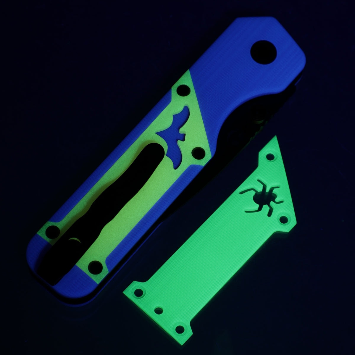 Kizer Halloween Militaw 3.1 - Purple GITD G10 w/ Yellow GITD Acrylic Inlays - Black PVD M390 - Ki3634.31BDHW1