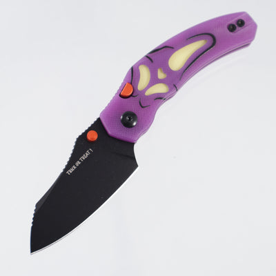 Kizer Halloween Mini Bulldog - Purple GITD G10 w/ Yellow GITD Acrylic Inlay - Black PVD Nitro-V - V3672SBDHW1
