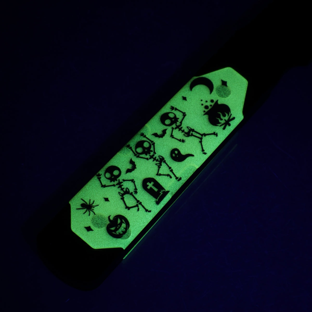 Kizer Halloween Hallow Fixed - Black Aluminum w/ Yellow GITD Acrylic Inlays - Black PVD 10V - 1123HW1