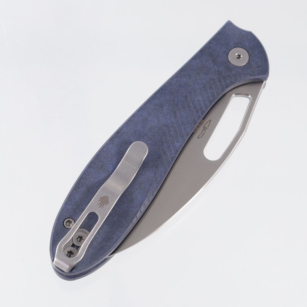Kizer Masu - Blue Canyon Richlite w/ Green GITD G10 Backspacer - Satin 14C28N - V3697A1