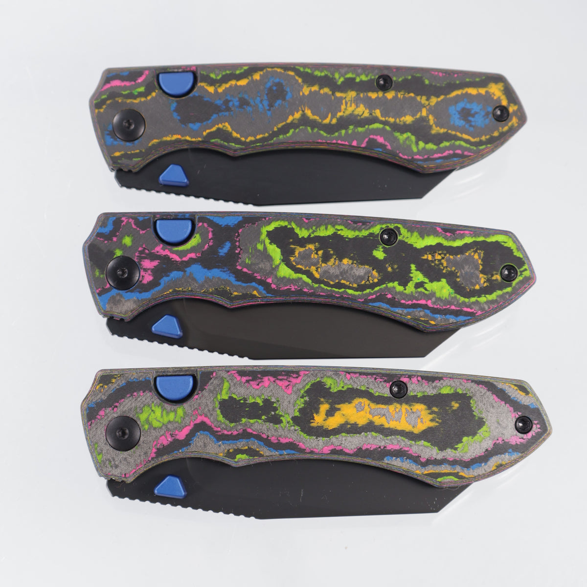 Kizer Wharning - 80s Camo Carbon w/ Blue Accents - Matte DLC Ultra Magnacut - Ki378E3 - BROP Exclusive