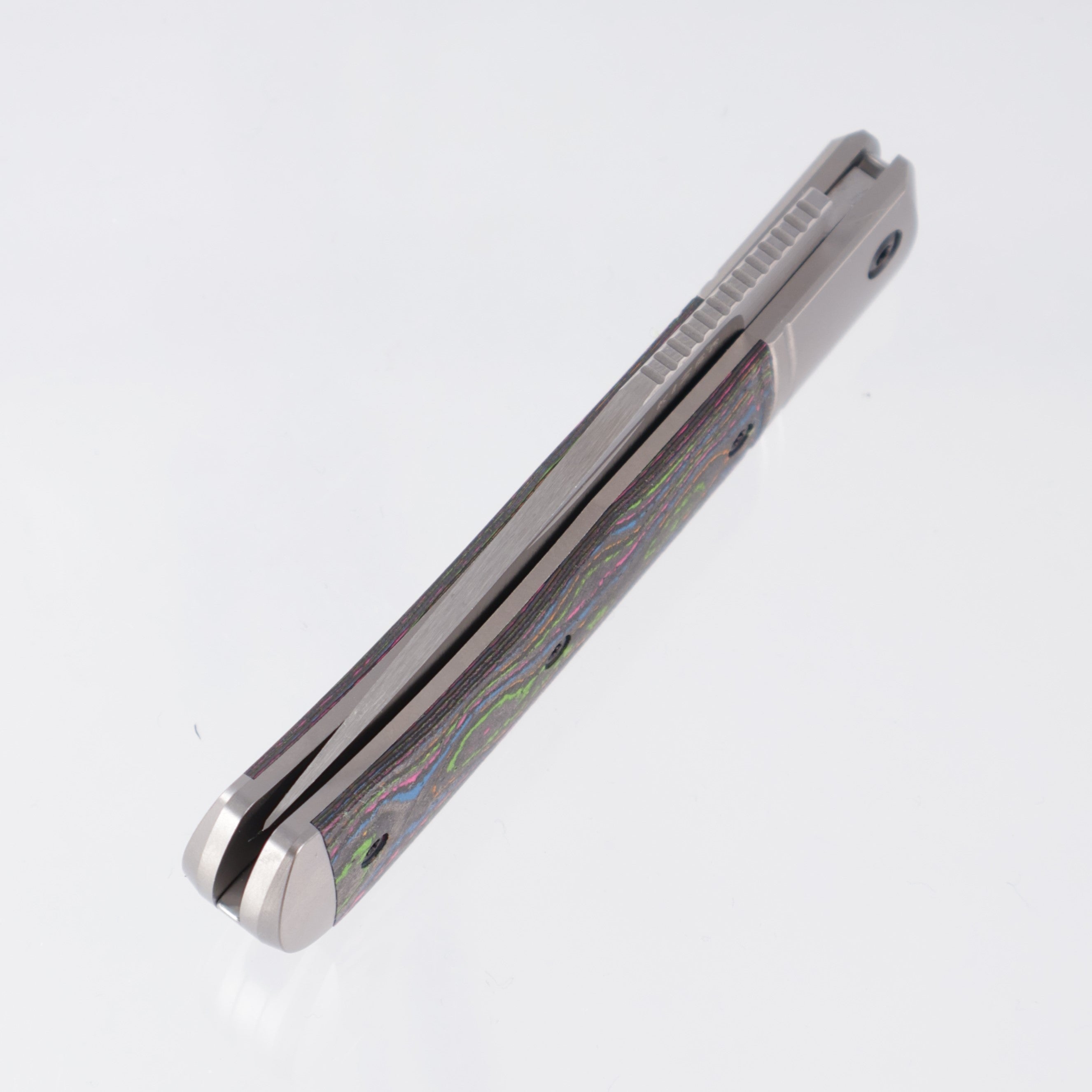 Kizer Trestle - 80s Camo Carbon & Titanium - Satin M390 - Ki3761A2