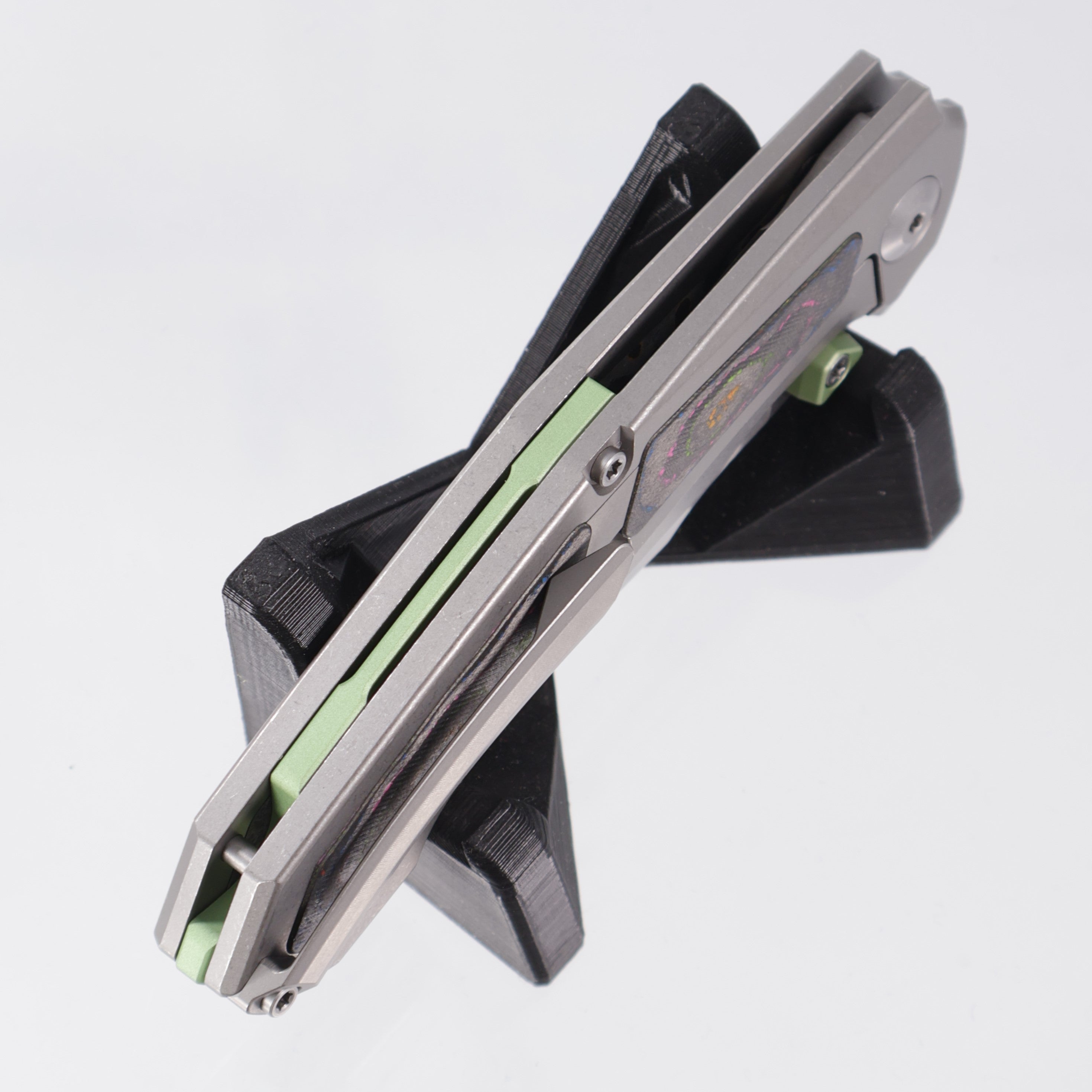 Kizer Feweed XL - Stonewash Titanium w/ 80s Camo Carbon Inlays & Green Ti Accents - Stonewash S90V - KI4694E1 - BROP Exclusive
