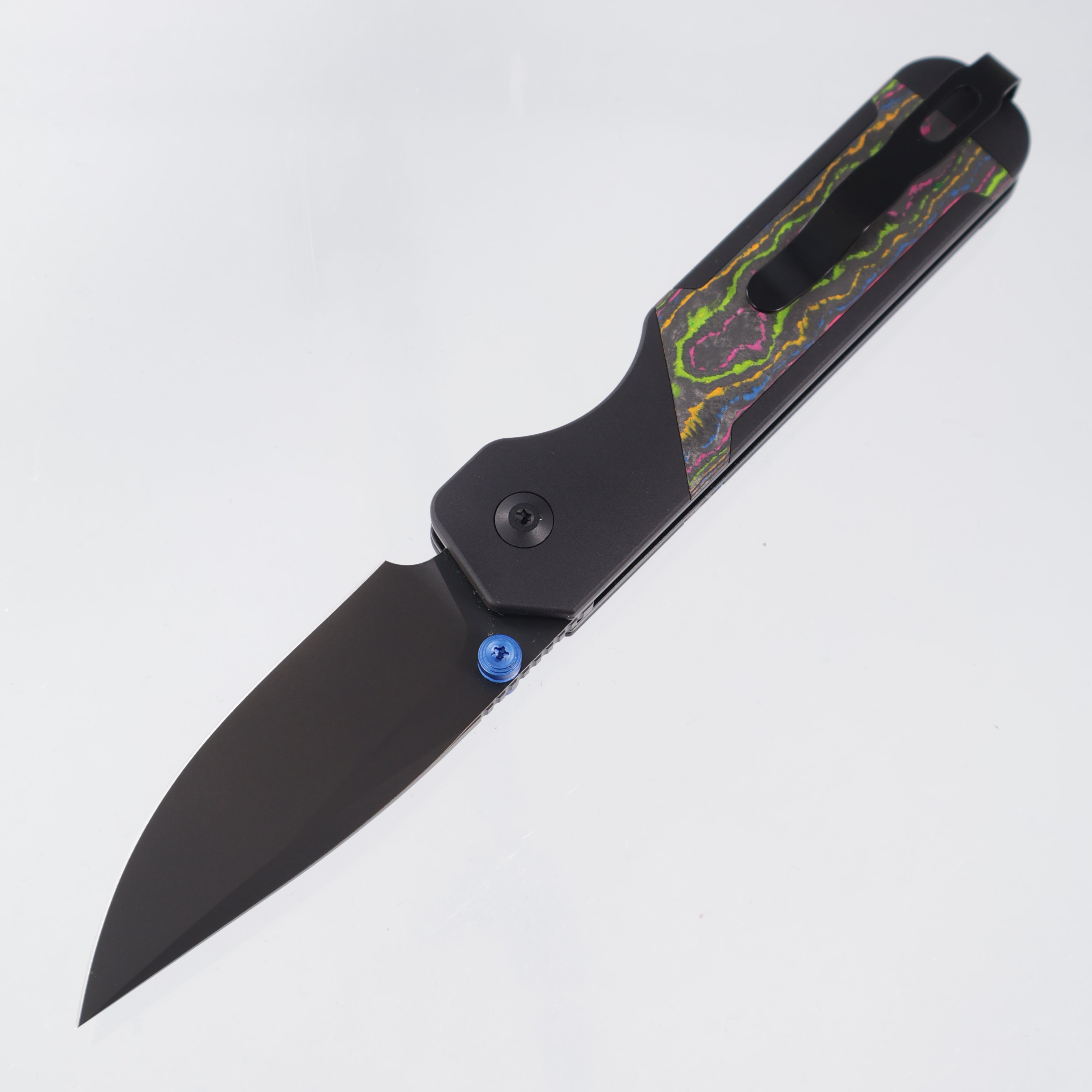 Kizer Militaw 315 KwikSwap Button Liner Lock - Black Aluminum w/ 80s Camo Carbon Inlays & Blue Accents - Matte DLC Ultra M390 - Ki3634.31BDE1 - BROP Exclusive