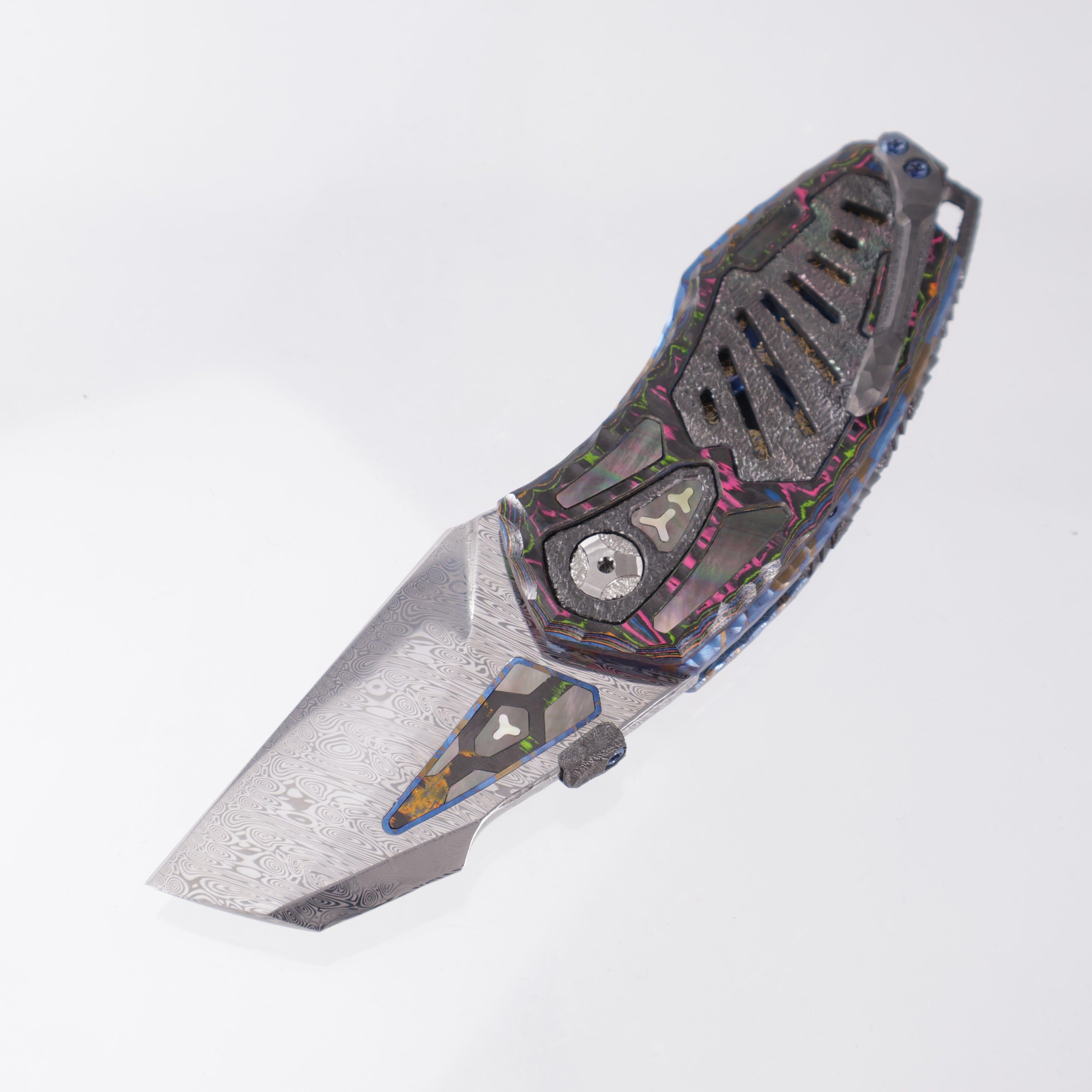 Manuele Messori Tank Custom - Damasteel Bifrost - 80s Camo Carbon Scales - Zirconium / Black Lip Pearl Interframe - Anodized Titanium Internal Scales - BROP Exclusive
