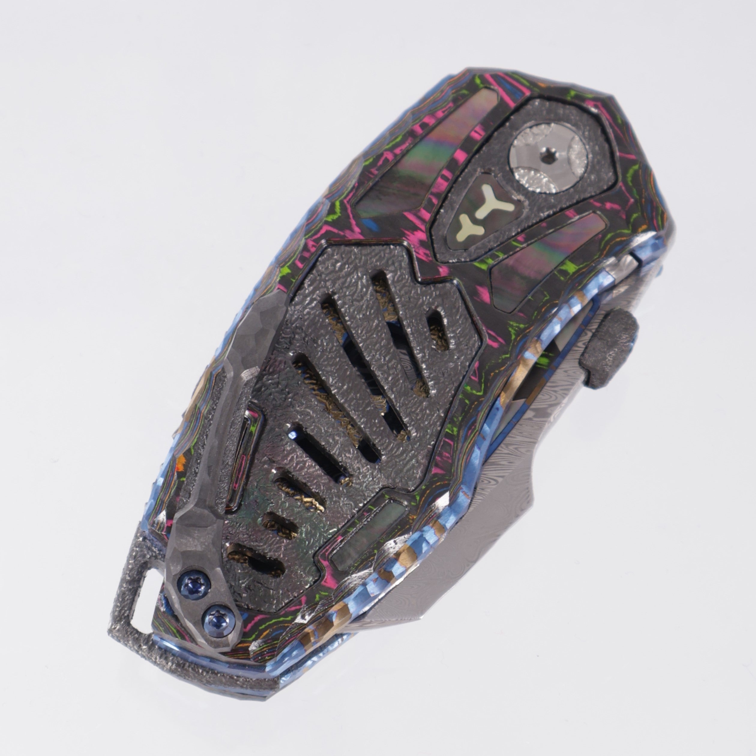 Manuele Messori Tank Custom - Damasteel Bifrost - 80s Camo Carbon Scales - Zirconium / Black Lip Pearl Interframe - Anodized Titanium Internal Scales - BROP Exclusive