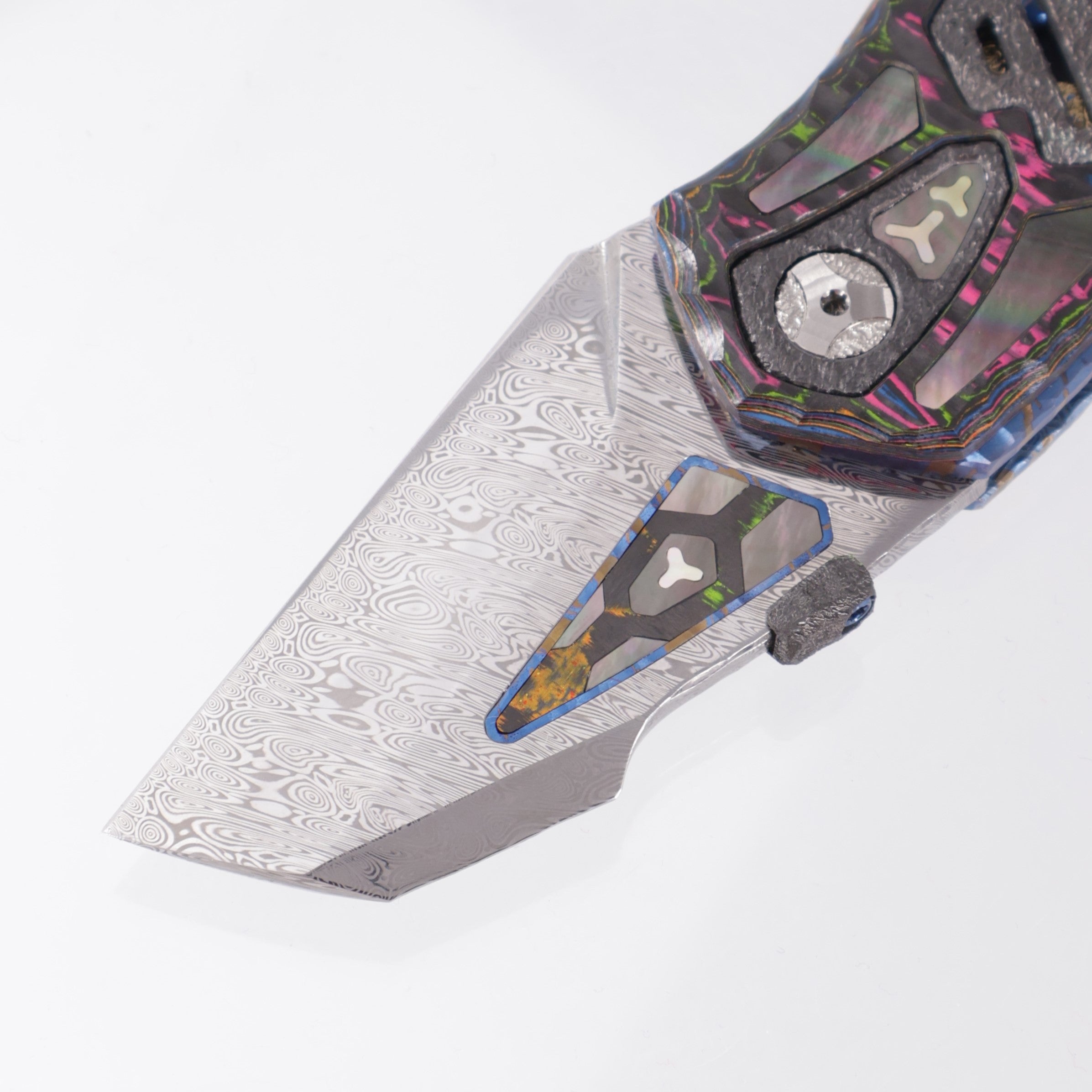 Manuele Messori Tank Custom - Damasteel Bifrost - 80s Camo Carbon Scales - Zirconium / Black Lip Pearl Interframe - Anodized Titanium Internal Scales - BROP Exclusive