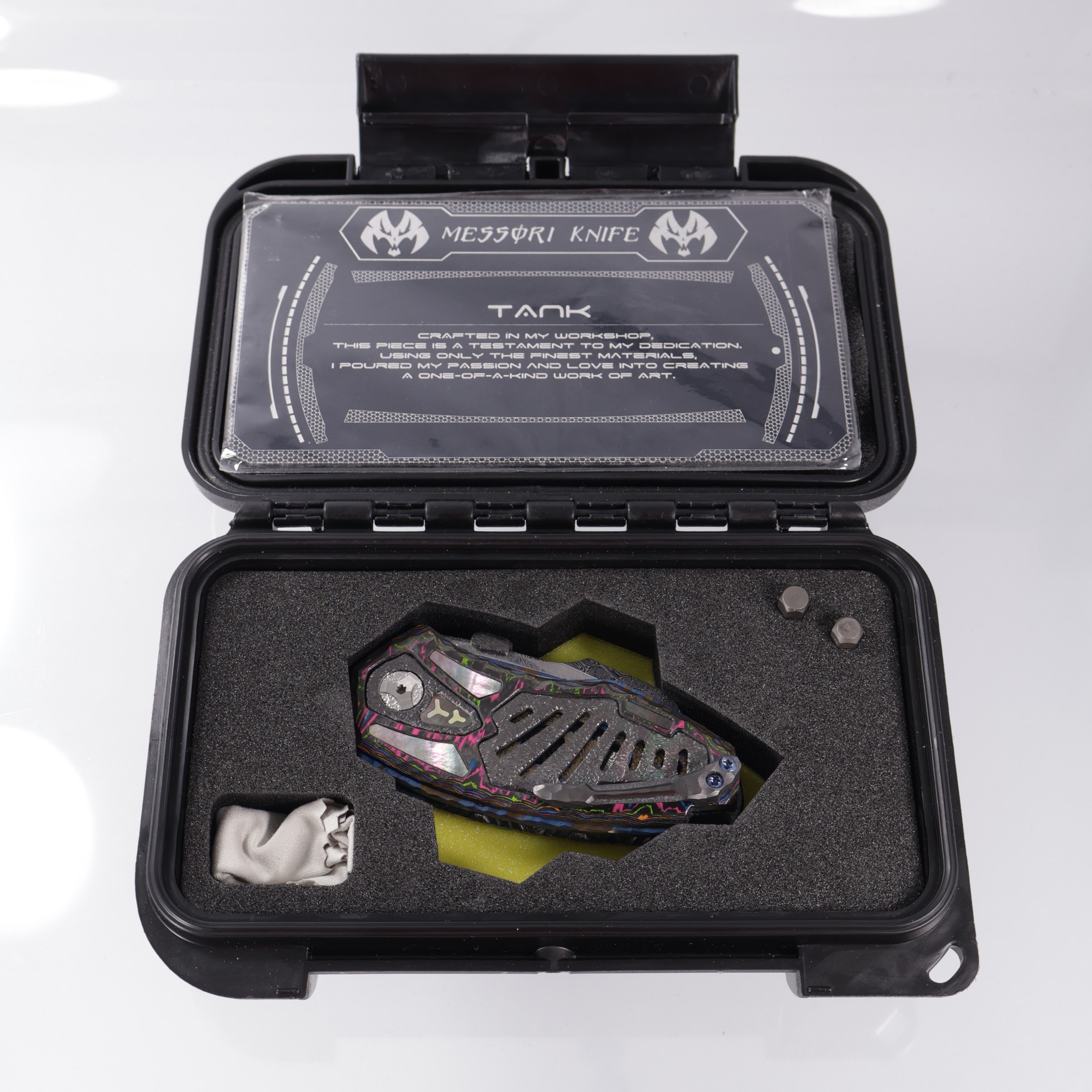 Manuele Messori Tank Custom - Damasteel Bifrost - 80s Camo Carbon Scales - Zirconium / Black Lip Pearl Interframe - Anodized Titanium Internal Scales - BROP Exclusive