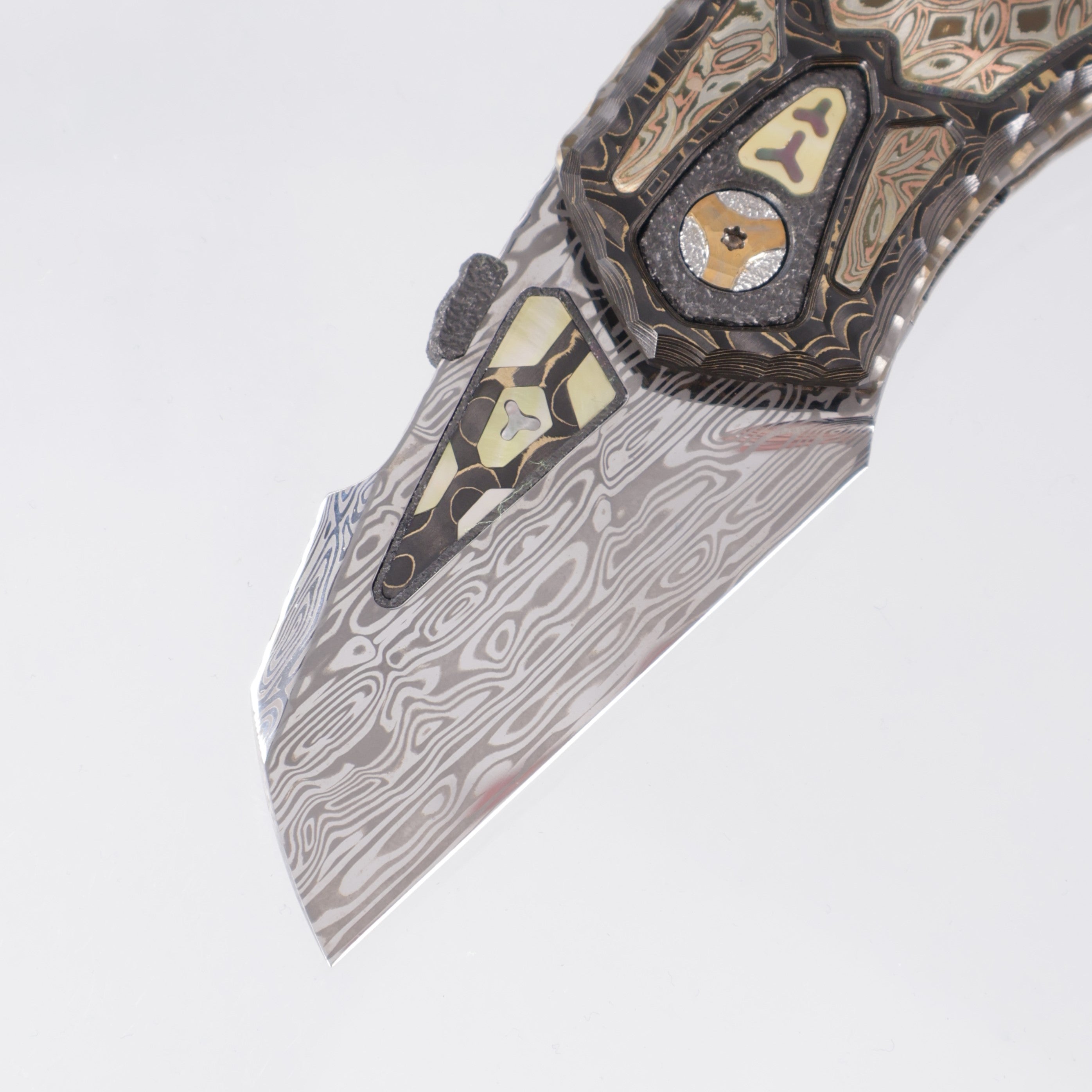 Manuele Messori Tank Custom - Damasteel Bifrost - Gold Camo Fat Carbon Scales - Mokume / Zirconium / Gold Pearl Interframe - Anodized Titanium Internal Scales