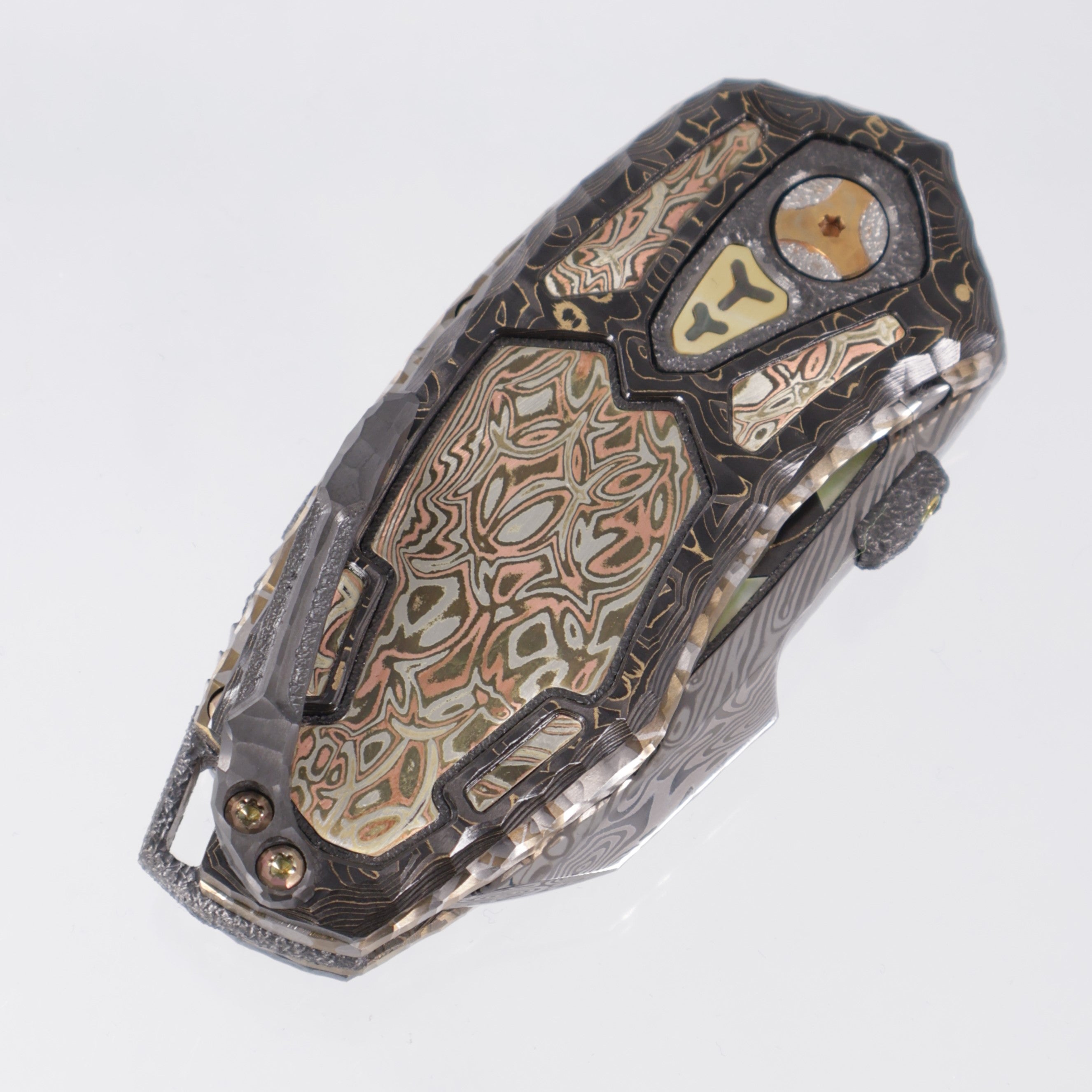 Manuele Messori Tank Custom - Damasteel Bifrost - Gold Camo Fat Carbon Scales - Mokume / Zirconium / Gold Pearl Interframe - Anodized Titanium Internal Scales