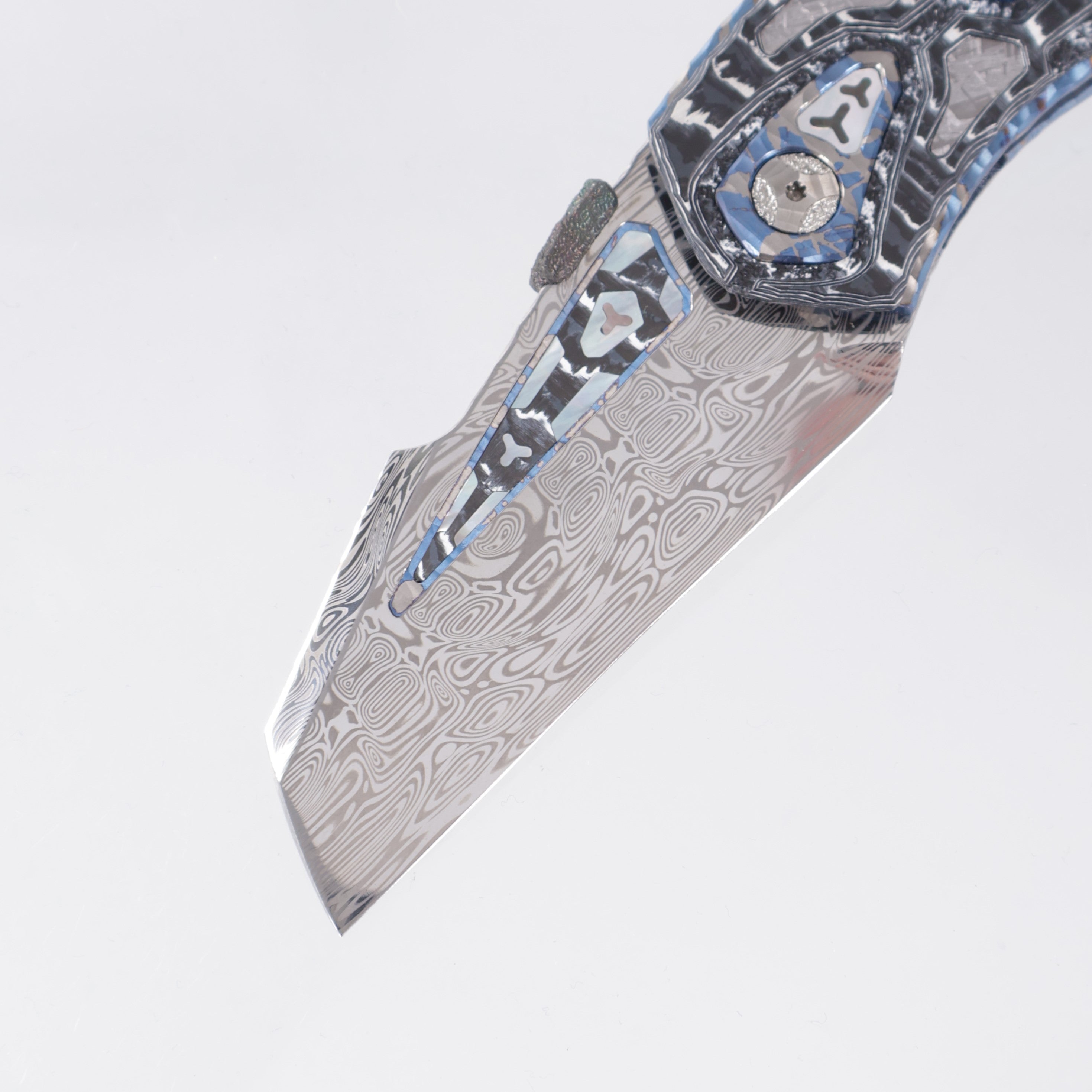 Manuele Messori Hybris Mandalorian Custom - Damasteel Draupner - White Storm Fat Carbon Scales - Gibeon Meteorite / Zirconium / White Pearl Interframe - Anodized Titanium Internal Scales