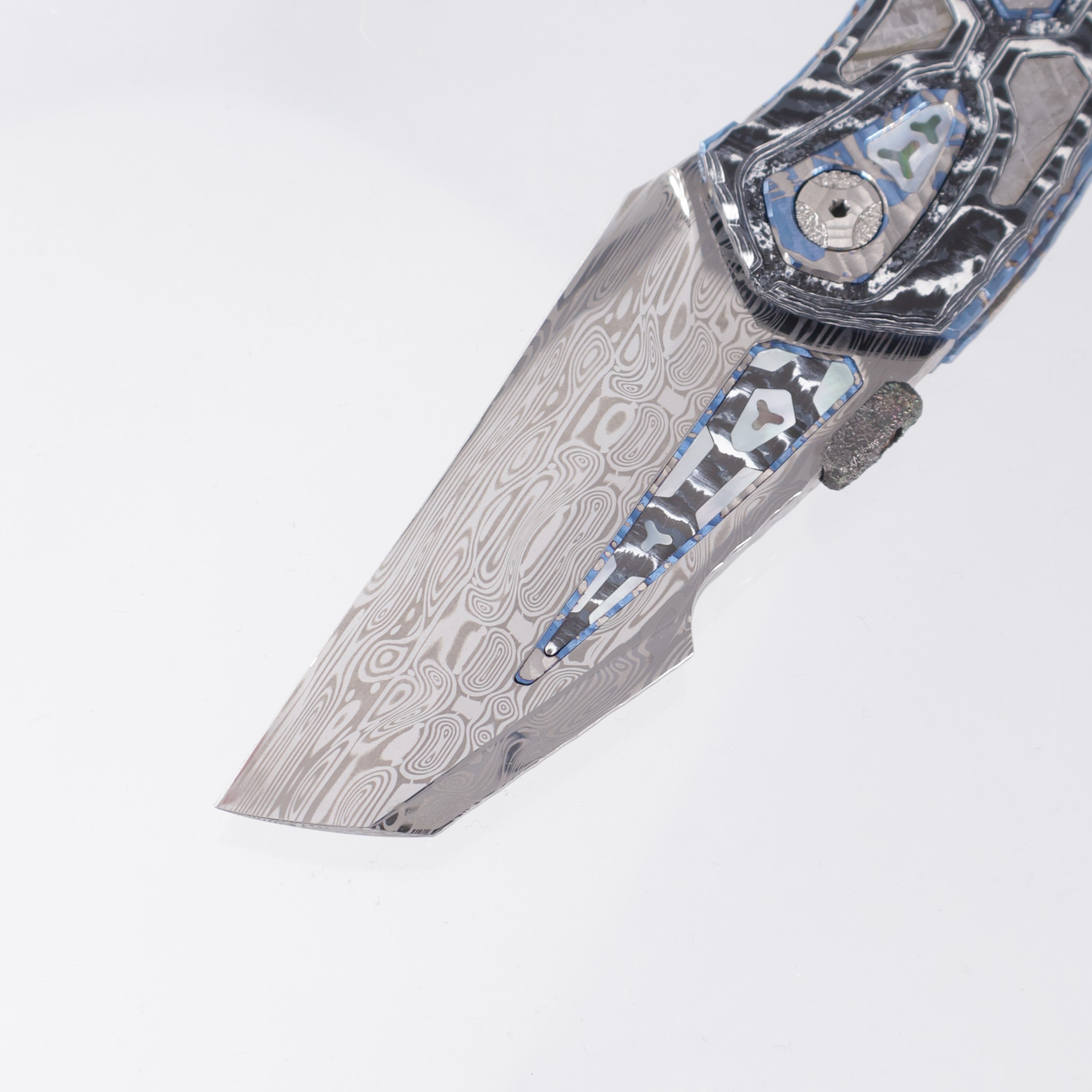 Manuele Messori Hybris Mandalorian Custom - Damasteel Draupner - White Storm Fat Carbon Scales - Gibeon Meteorite / Zirconium / White Pearl Interframe - Anodized Titanium Internal Scales