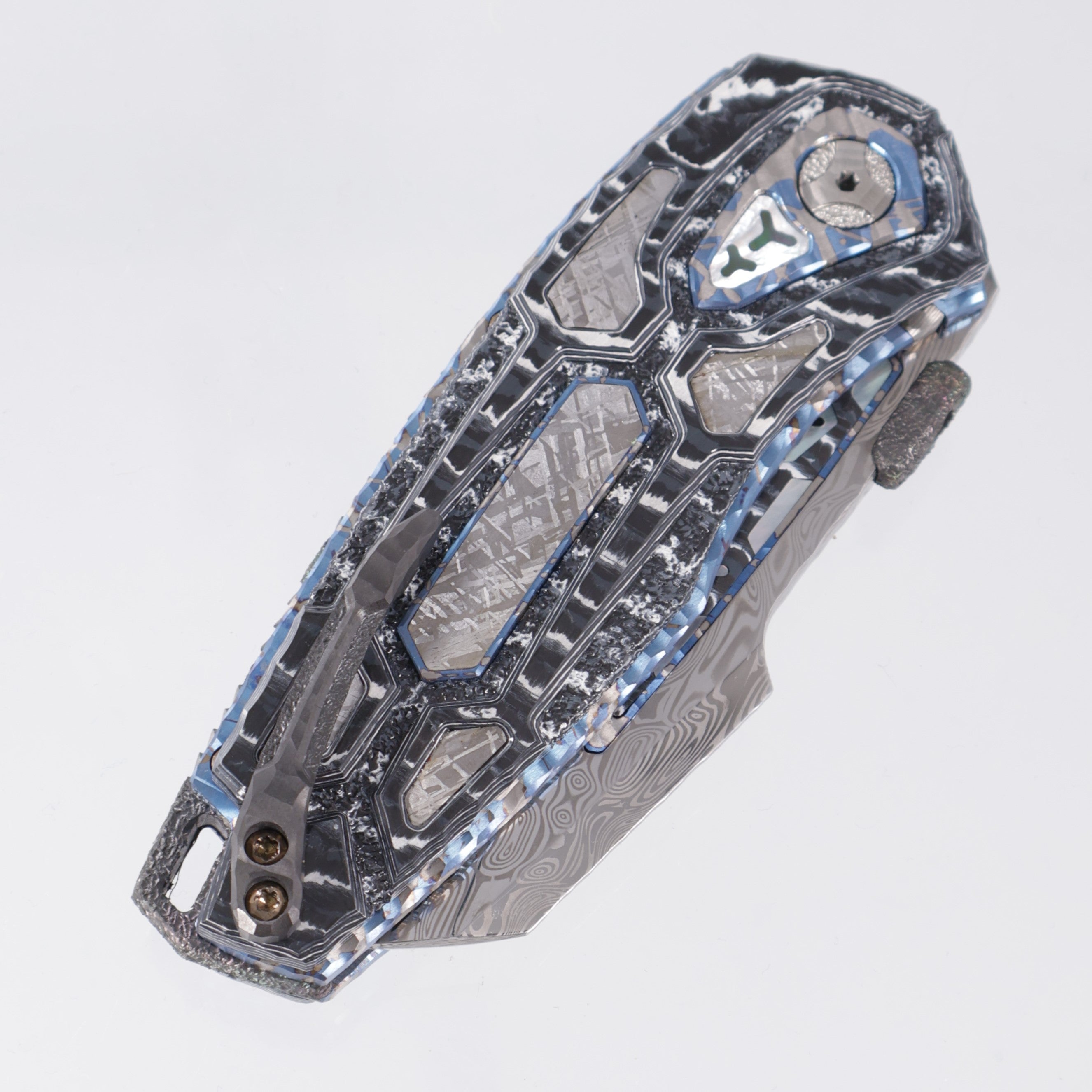 Manuele Messori Hybris Mandalorian Custom - Damasteel Draupner - White Storm Fat Carbon Scales - Gibeon Meteorite / Zirconium / White Pearl Interframe - Anodized Titanium Internal Scales