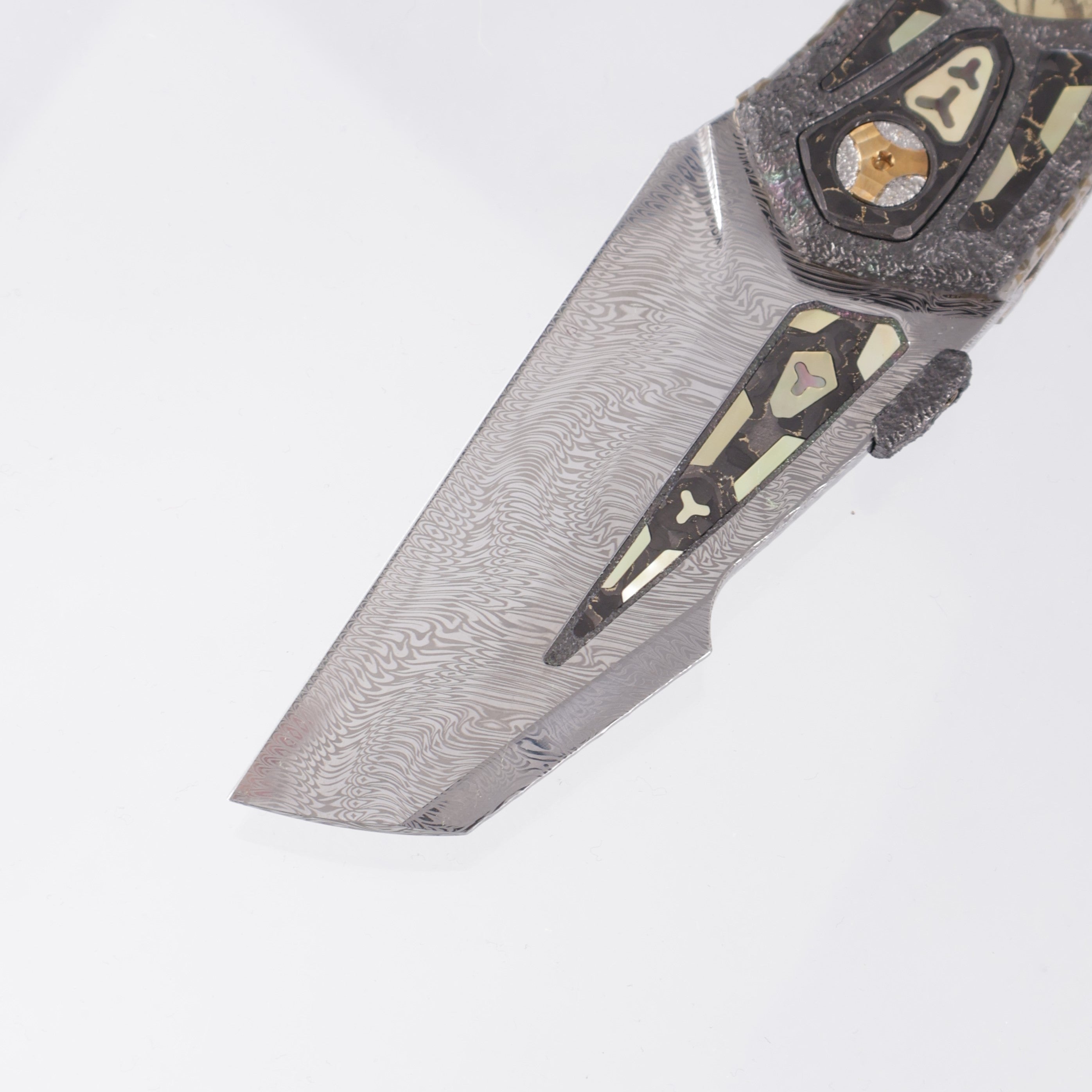 Manuele Messori Hybris Dragon Custom - Damasteel Grabak - Zirconium Scales - Gold Pearl Inlay Engraved by Luca Roccaforte - Zirconium / Gold Pearl Interframe - Anodized Titanium Internal Scales
