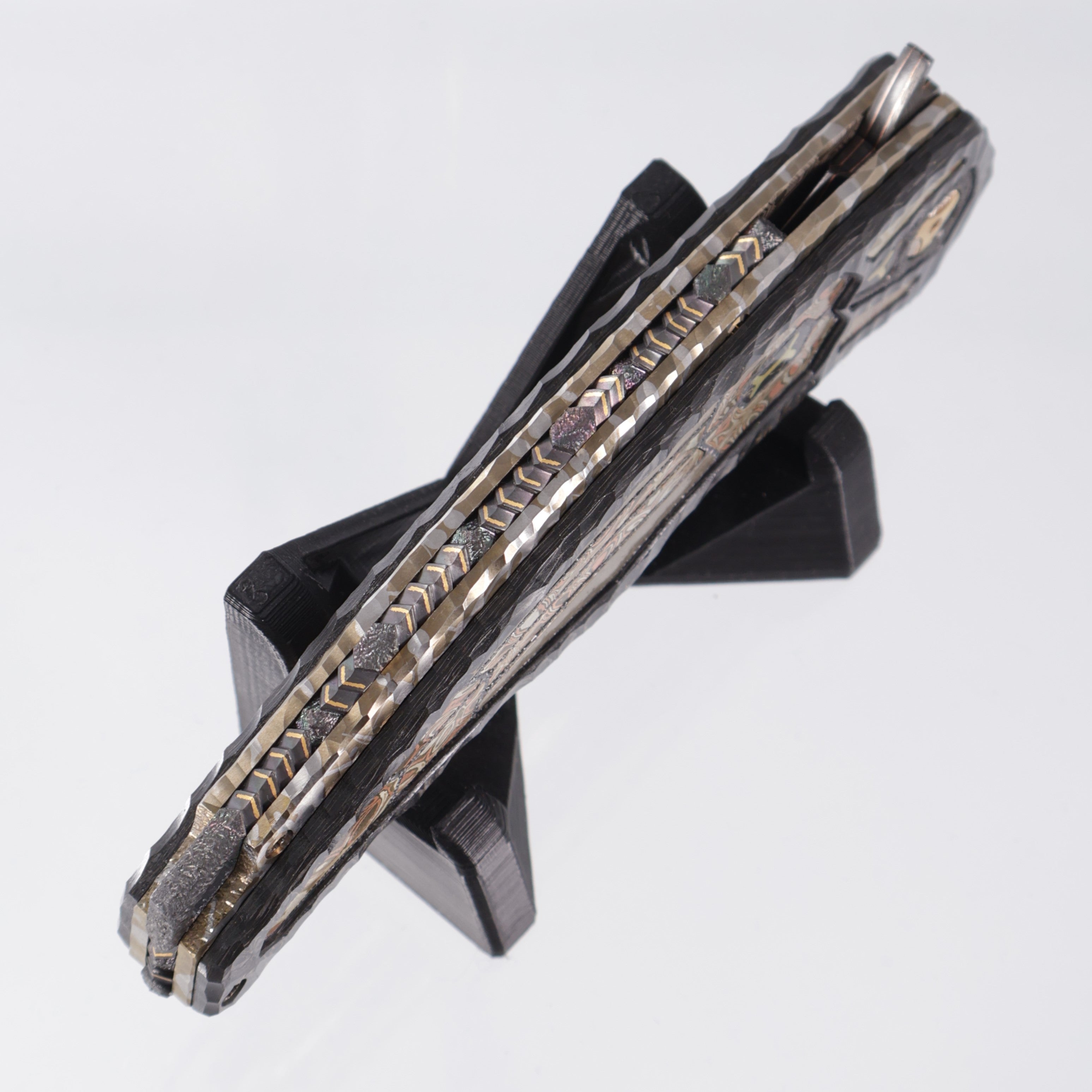 Manuele Messori Quinto Elemento Custom - Baker Forge Ripple GoMai - Mokume / Crystal Ti / Zirconium / Gold Pearl Interframe - Anodized Titanium Internal Scales
