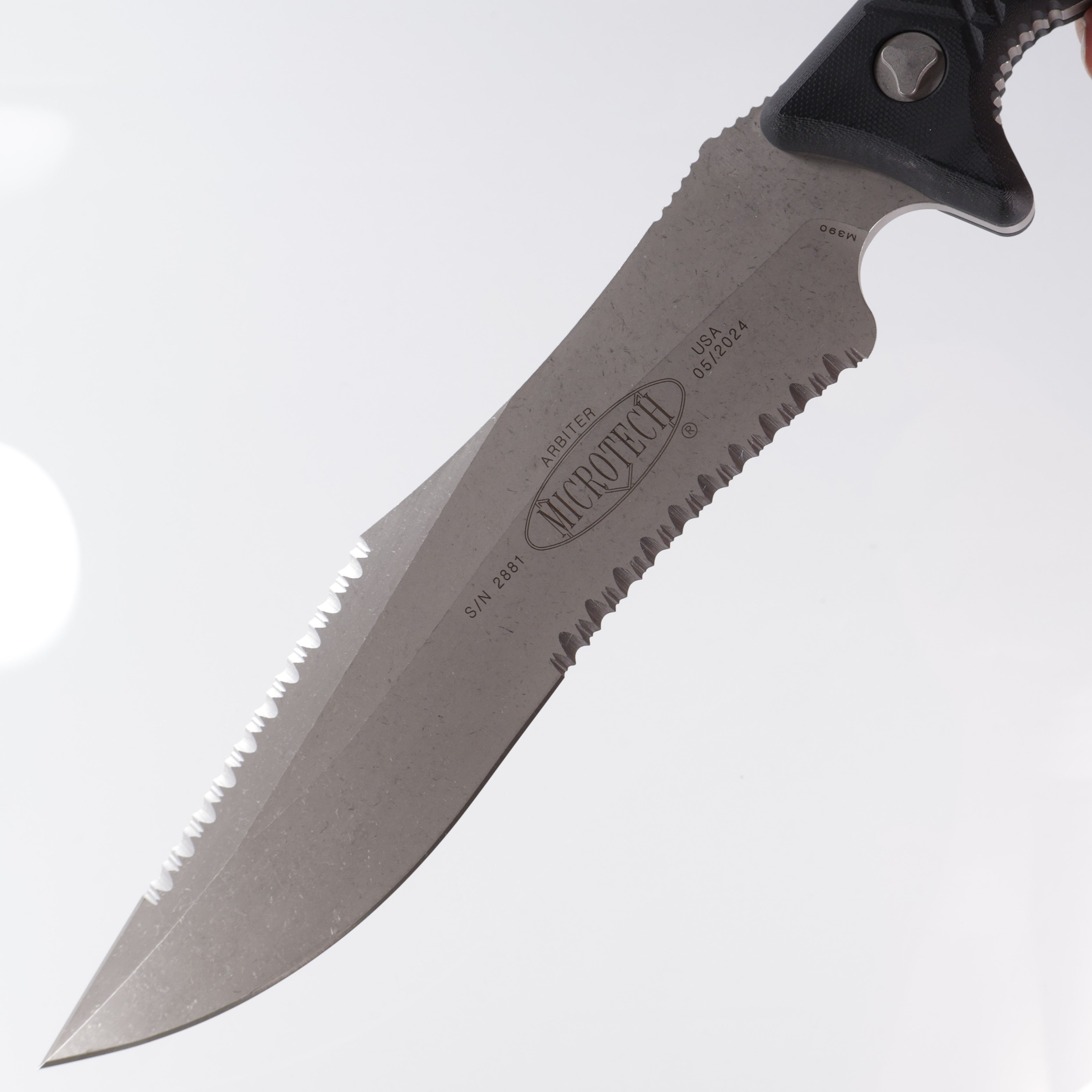 Microtech Arbiter - Apocalyptic Standard, Full Serrate M390 - Milled G10 Handle - 104-12 AP