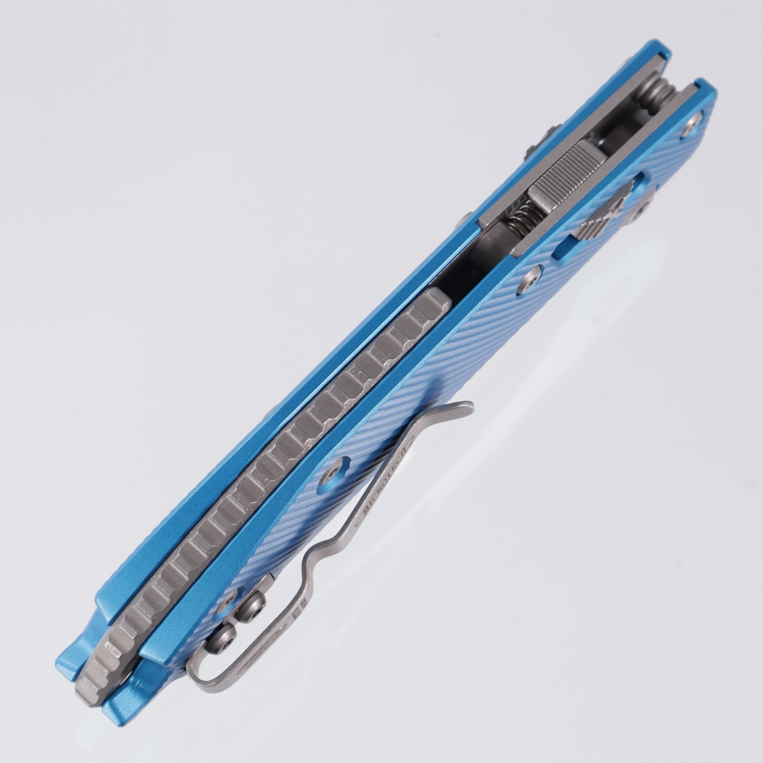 Microtech Stitch Manual - Blue Fluted Aluminum - Apocalyptic Partial Serrate M390MK - 169RL-10 APFLRD