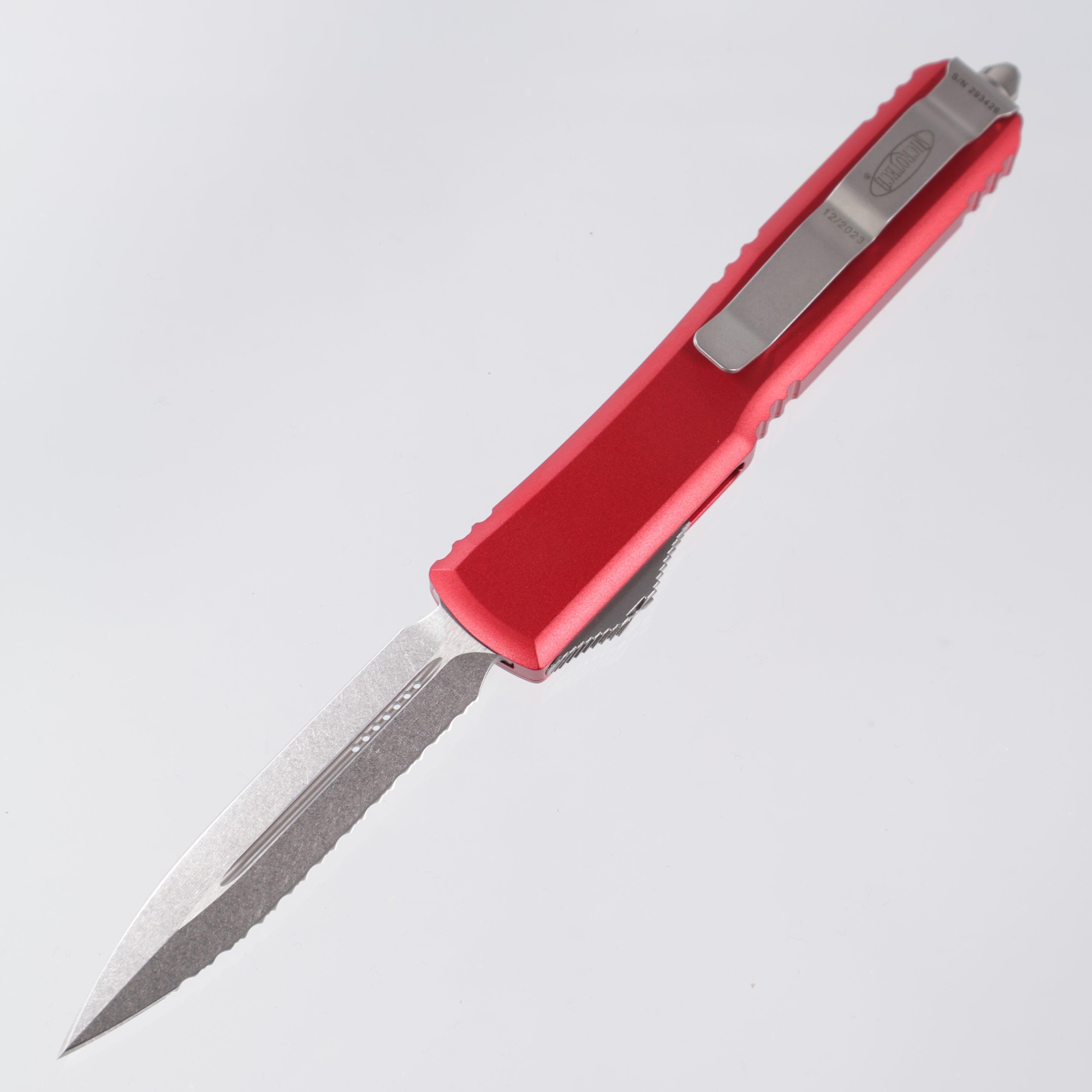 Microtech Ultratech - Double Edge Stonewash, Full Serrate M390 - Red Aluminum - 122-12 RD