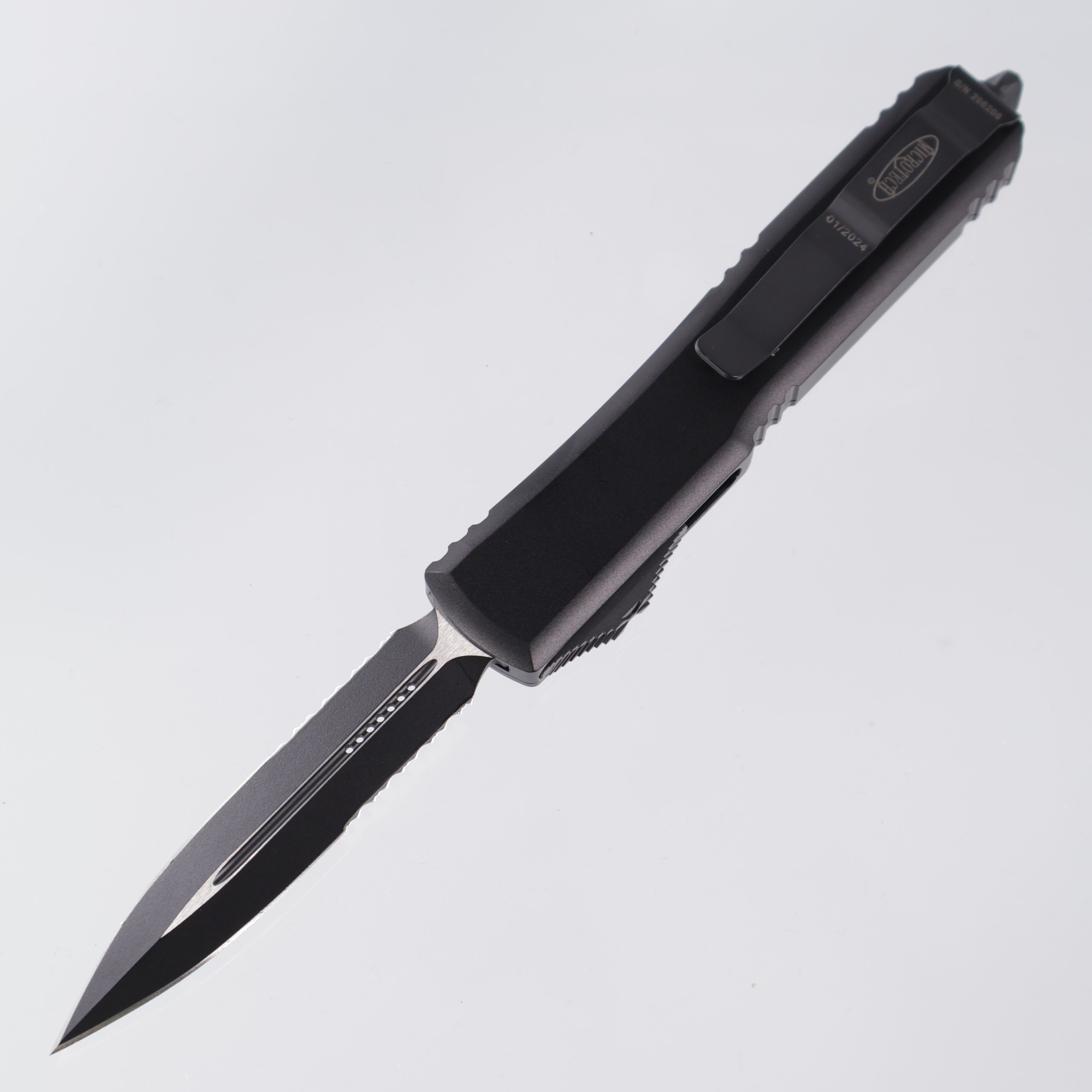 Microtech Ultratech - Black Aluminum - Black Partial Serrate M390 - 122-2T