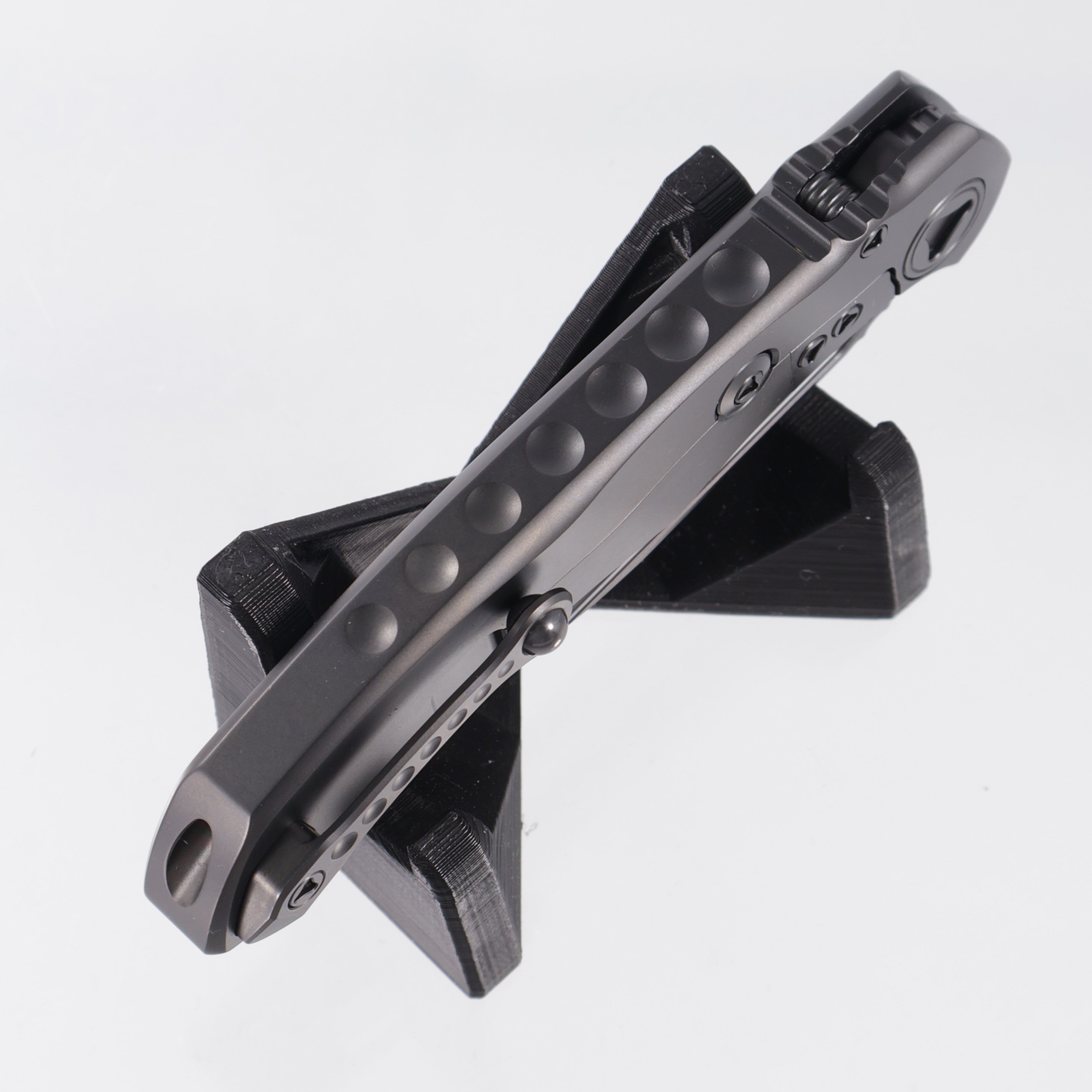 Microtech x Rike Anax Integral - DLC Titanium Chassis w/ Carbon Fiber Inlays - DLC Partial Serrate M390 - 190C-2 DLCTCFITI