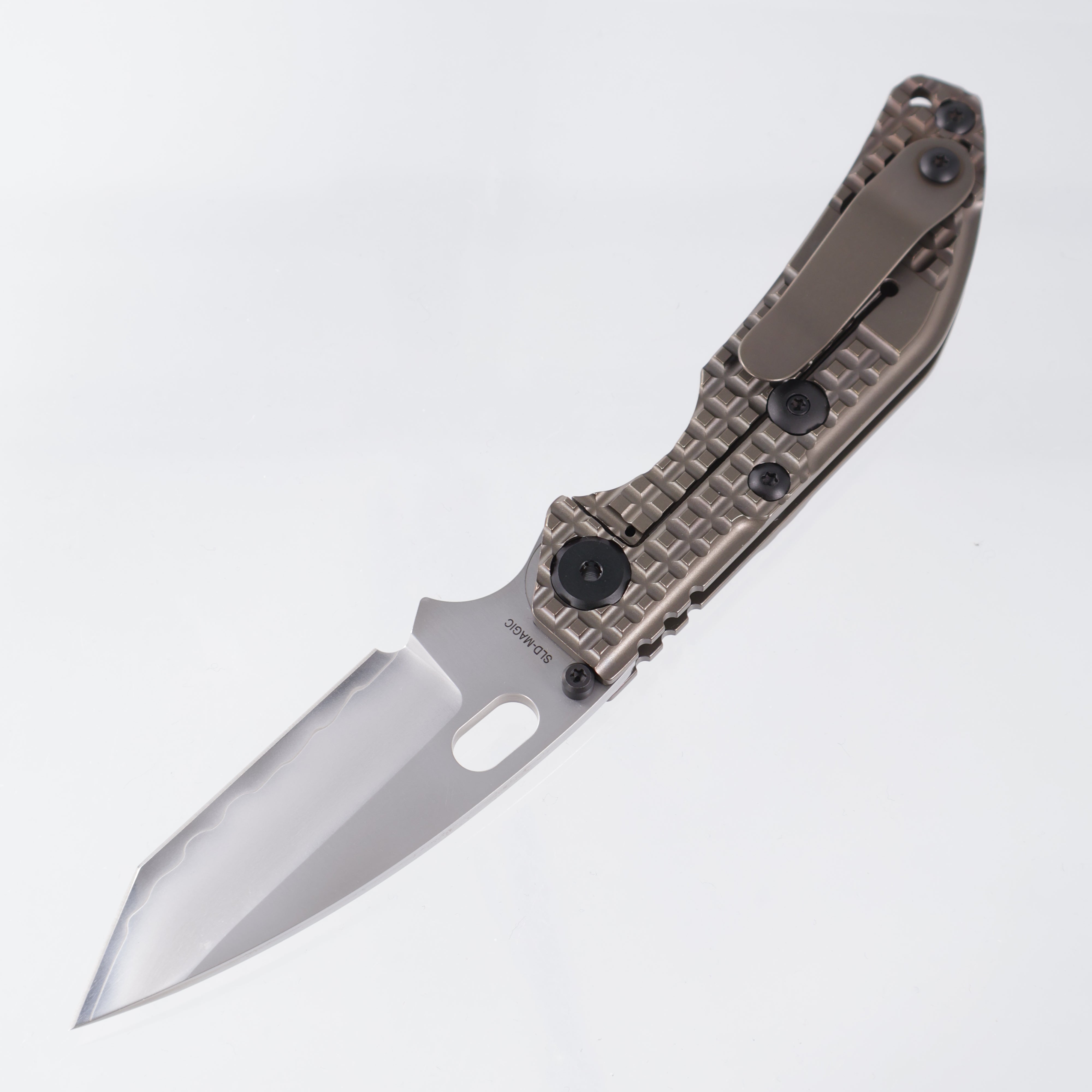 North Mountain Blade BBNM Dwyer Tanto - Champagne Grid Titanium - SLD-Magic - 2522-BZ-G