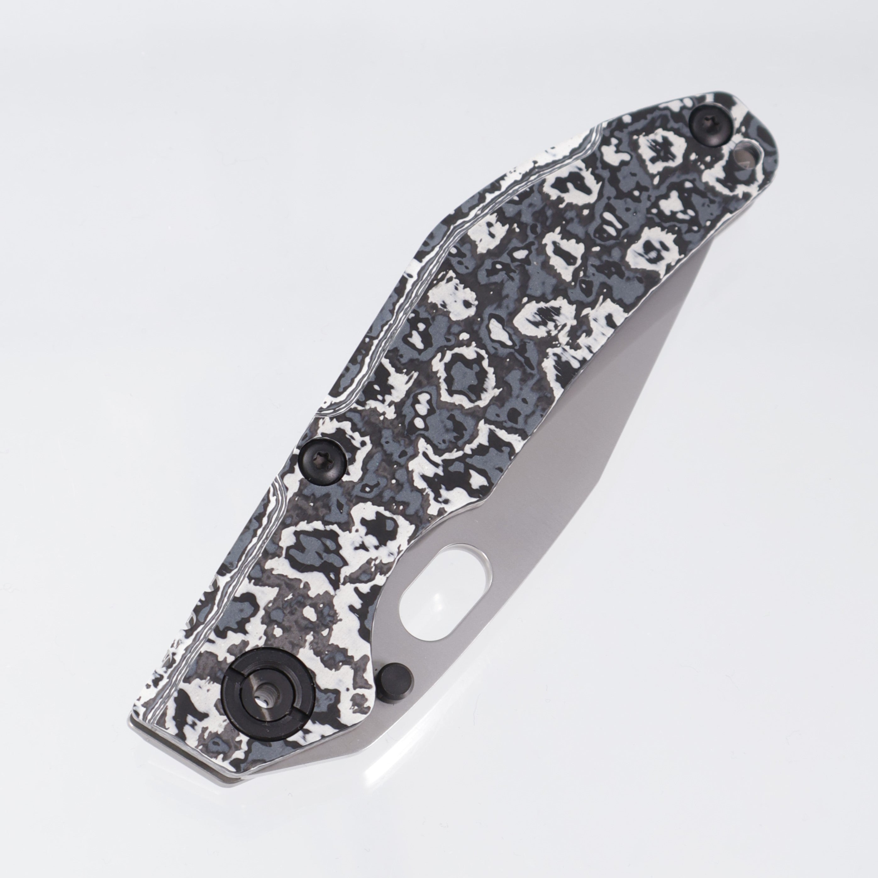 North Mountain Blade BBNM Dwyer Bowie - Blue & White Ceramic Carbon Fiber - SLD-Magic - 2521-WHCF