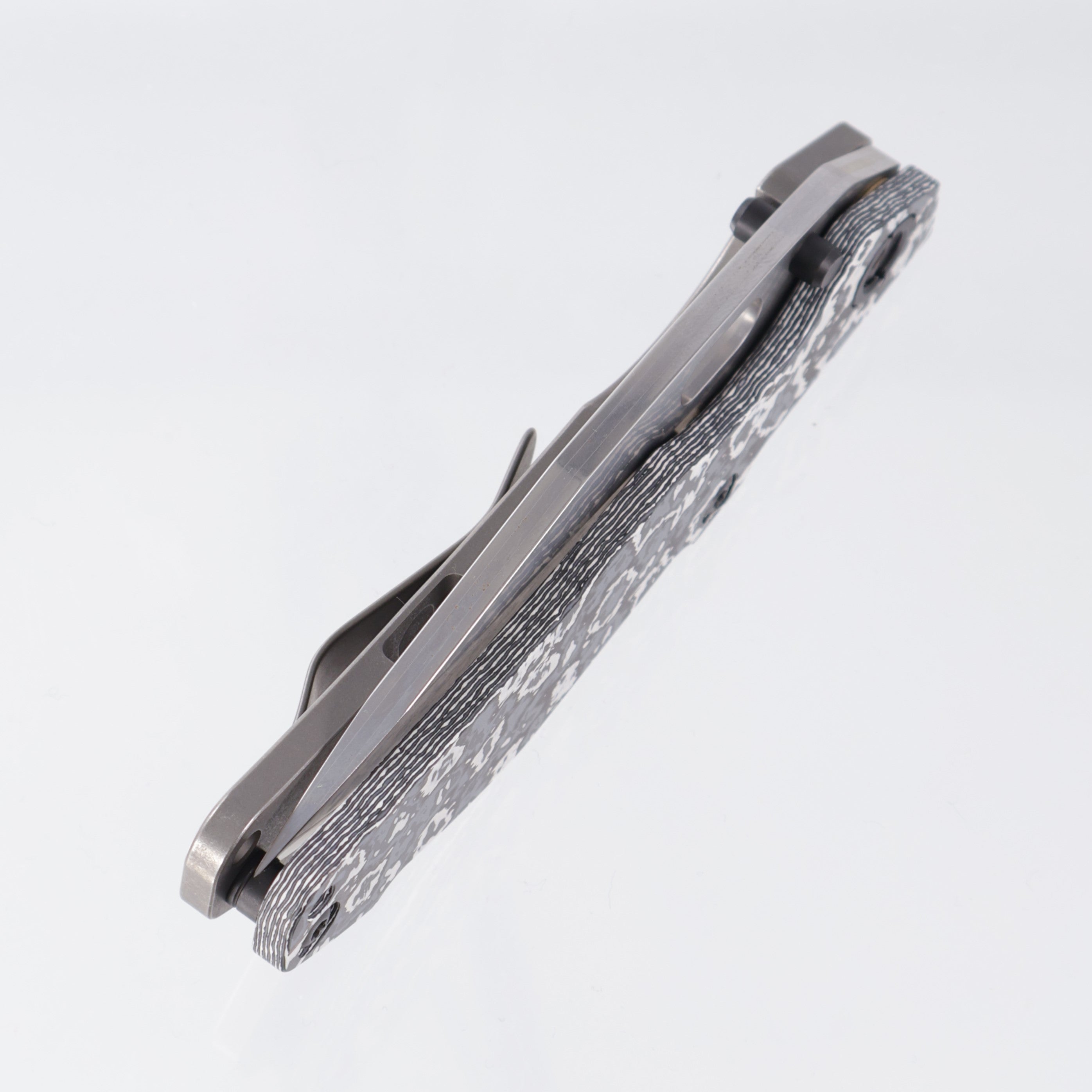 North Mountain Blade BBNM Dwyer Bowie - Blue & White Ceramic Carbon Fiber - SLD-Magic - 2521-WHCF