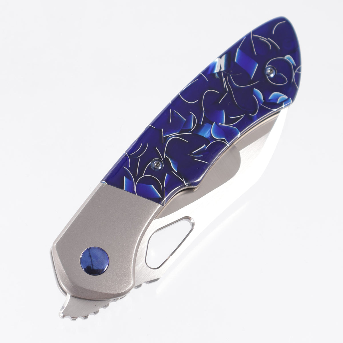 Olamic Custom Whipper Snapper Bolster Lock Wharnfoot - Zirblast Titanium w/ Blue Raffir Sparkle & Blue Hardware - Satin Mike Irie Compound Grind 20CV