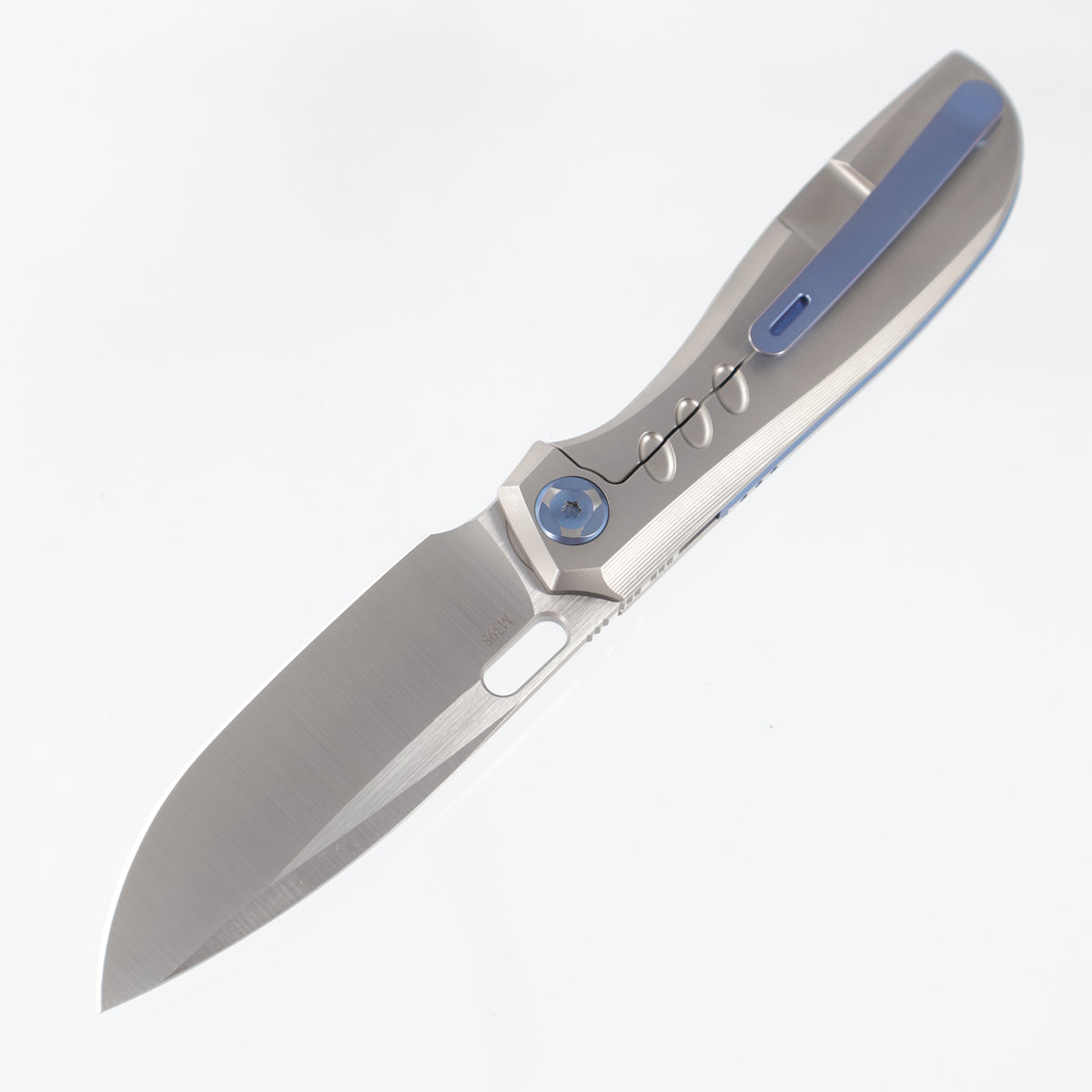 Poikilo Gecko WS4 - Pearlescent Stonewash Titanium w/ Ovals - Satin M398