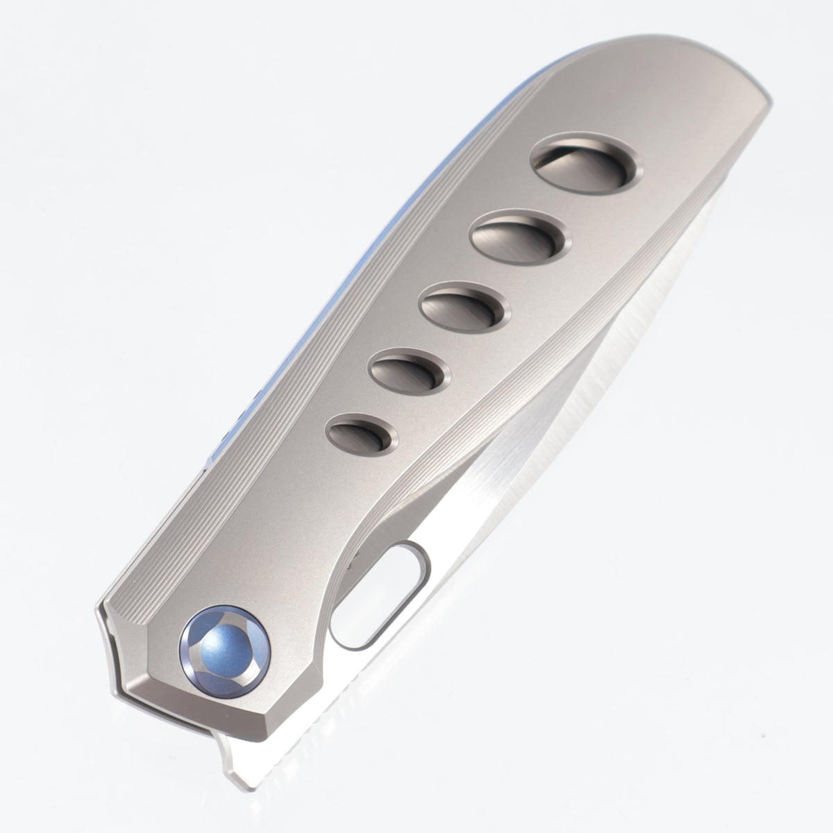 Poikilo Gecko WS4 - Pearlescent Stonewash Titanium w/ Ovals - Satin M398