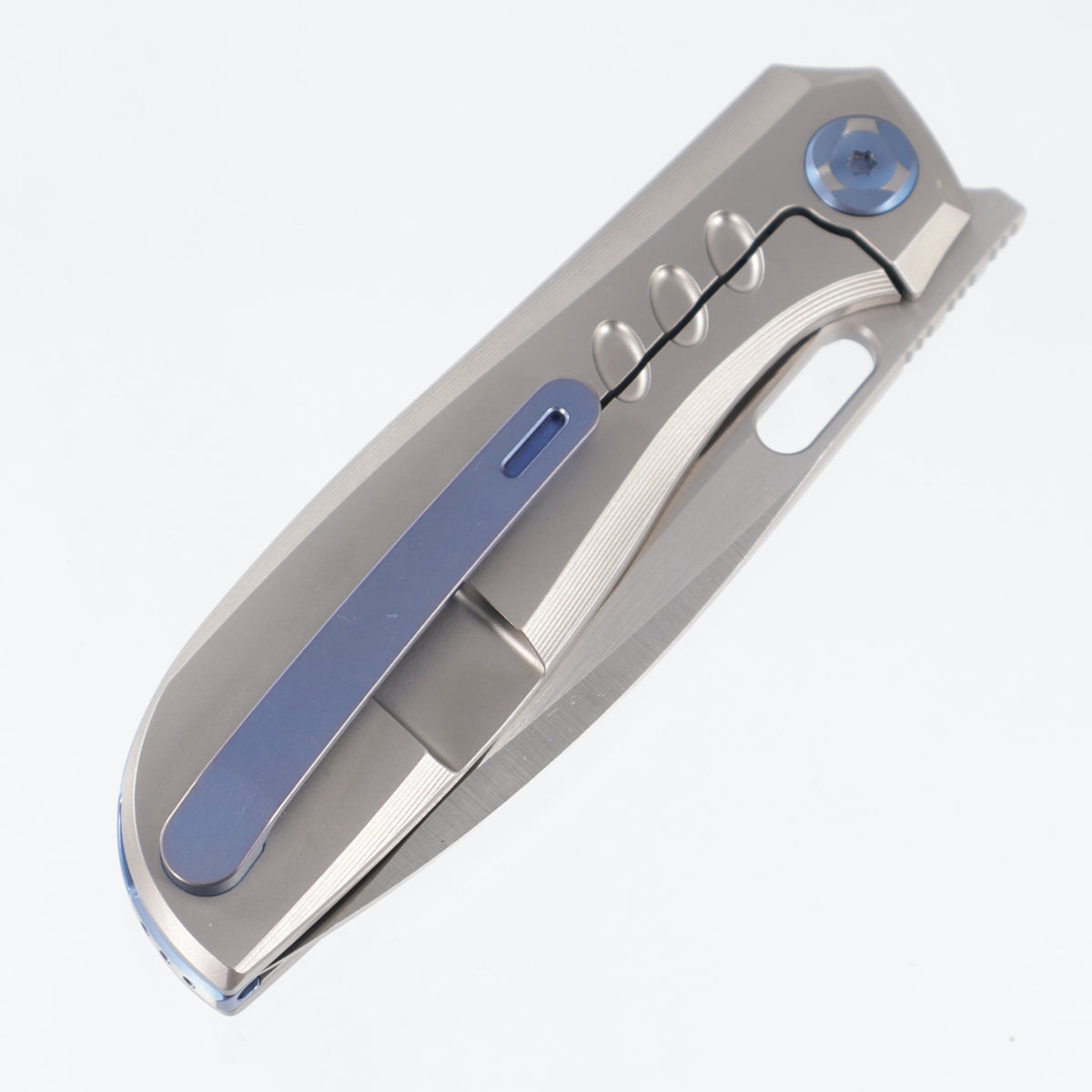 Poikilo Gecko WS4 - Pearlescent Stonewash Titanium w/ Ovals - Satin M398
