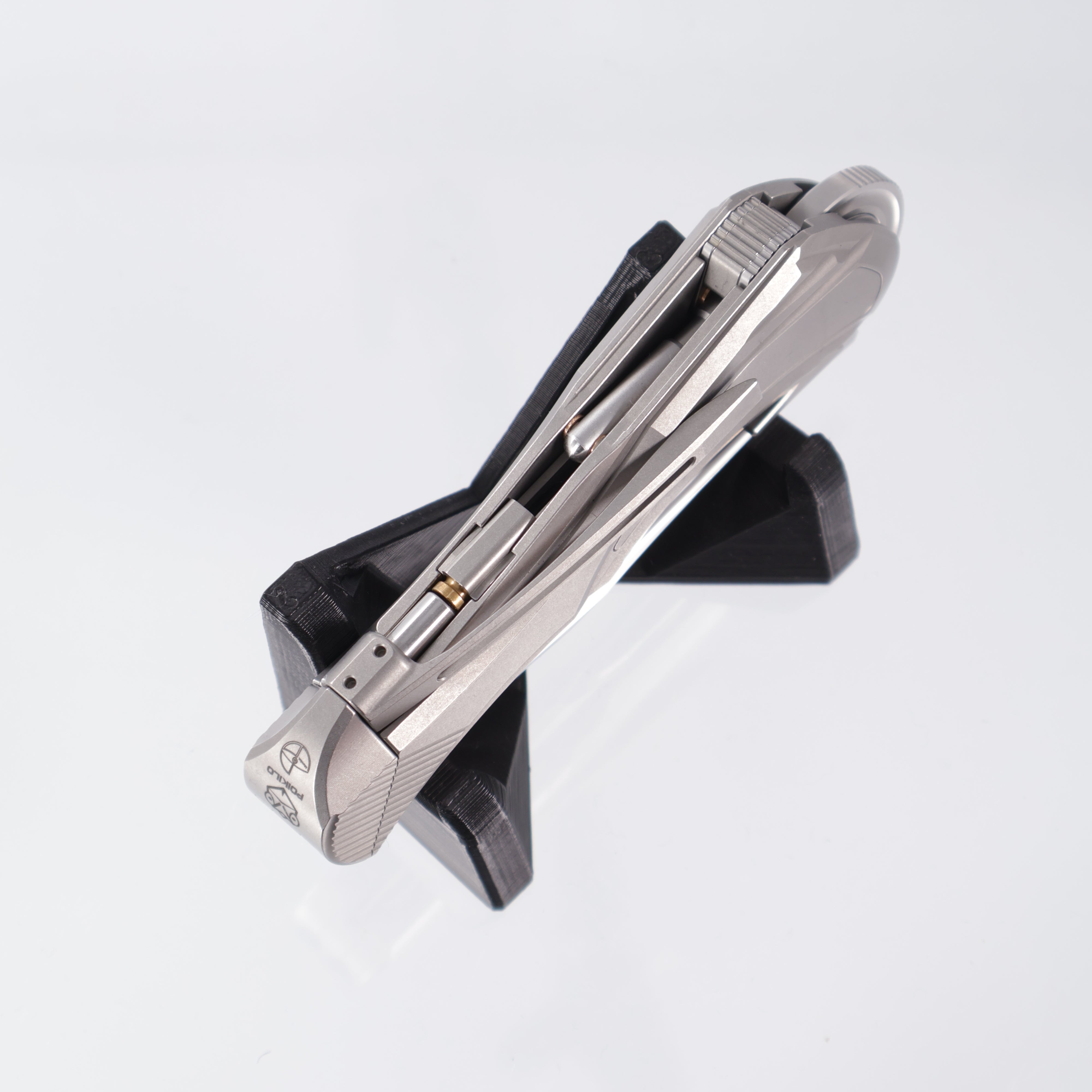 Poikilo Carmen - Pearlescent Stonewash, Recurved Tanto M398 - Stonewash Titanium - S1