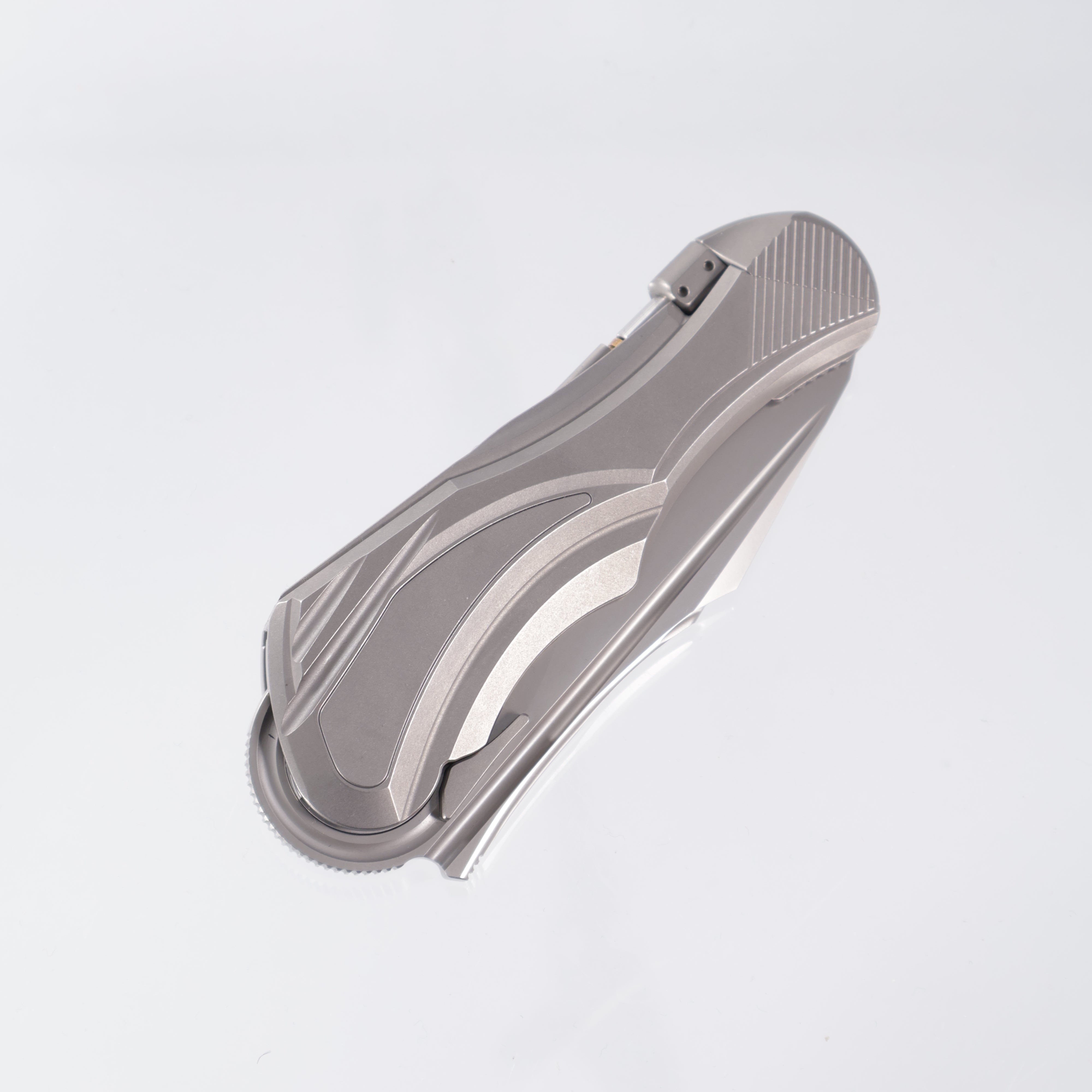 Poikilo Carmen - Pearlescent Stonewash, Recurved Tanto M398 - Stonewash Titanium - S1