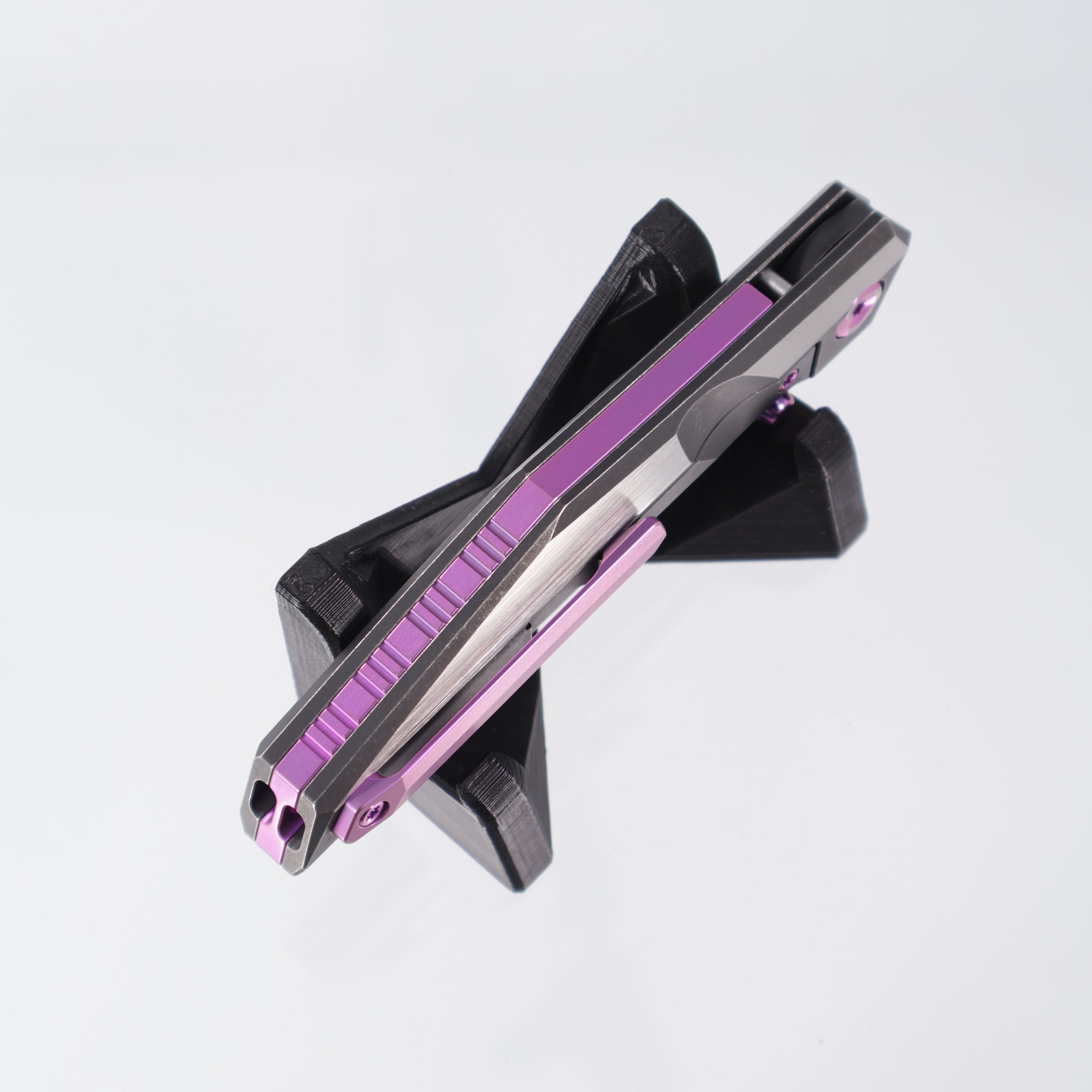 Poikilo Komodo - Dark Stonewash M398 - Ti with Purple Anodization - S