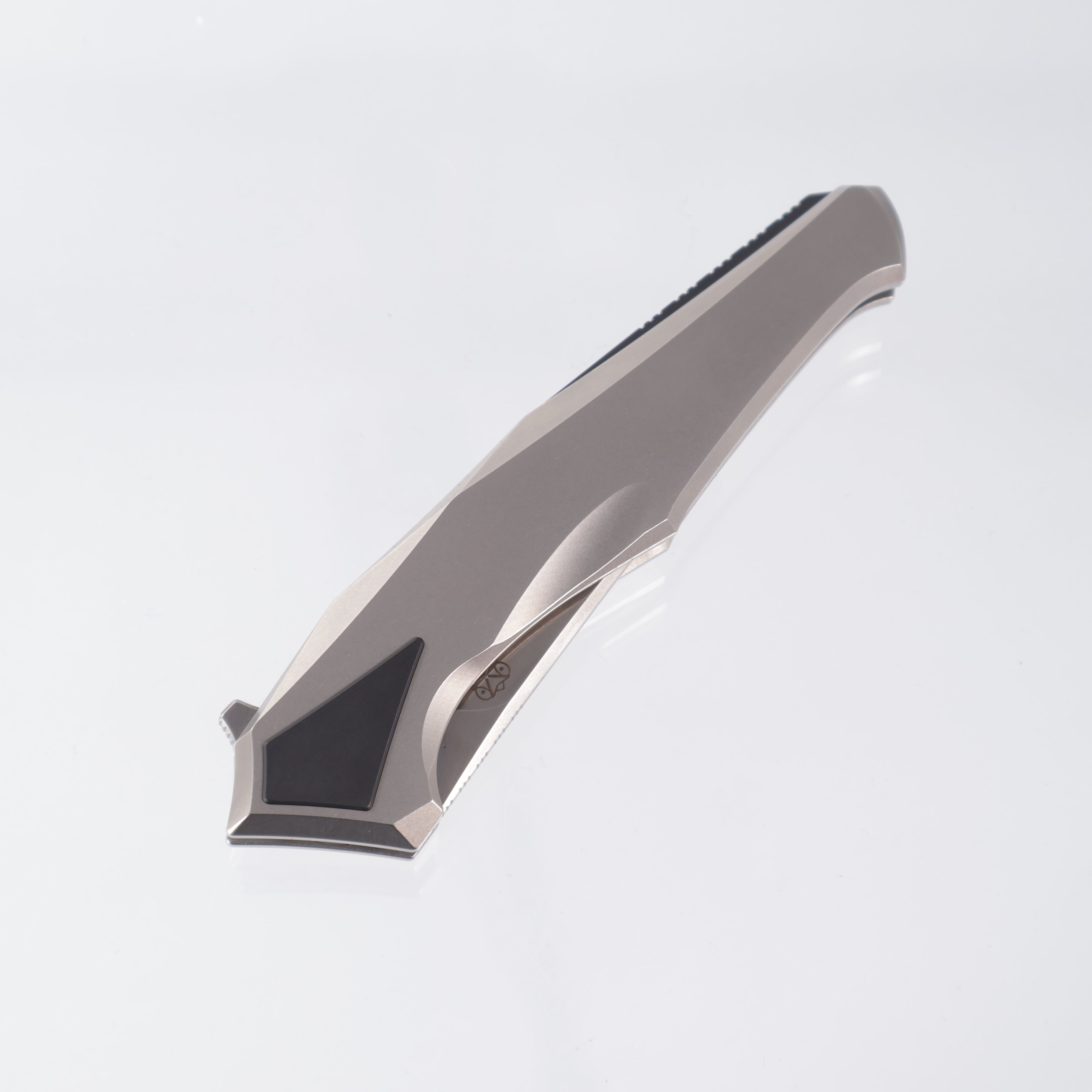 Poikilo Rhino - Pearlescent Stonewash M398 - Ti & Blackened Ti Coated Handle - S2