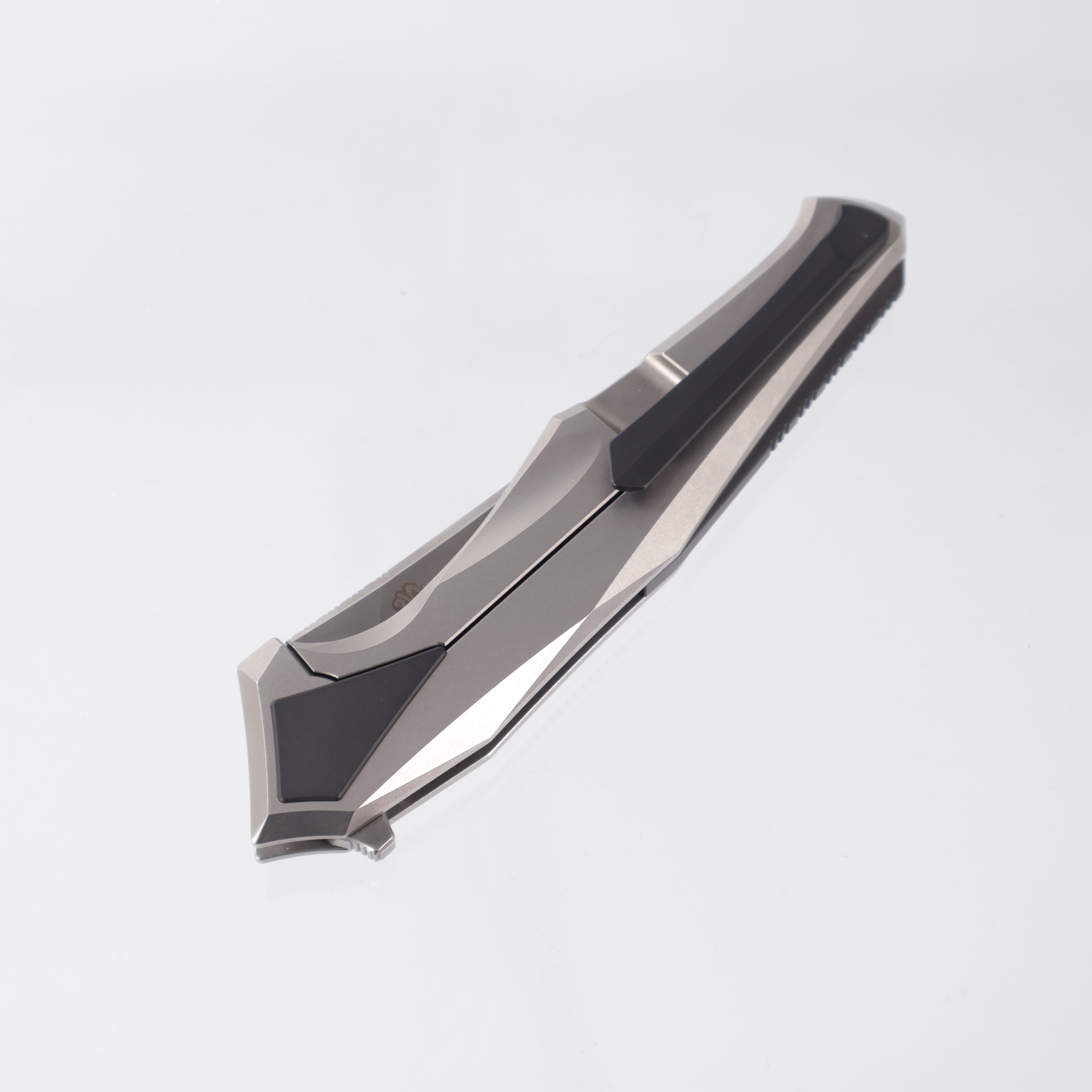 Poikilo Rhino - Pearlescent Stonewash M398 - Ti & Blackened Ti Coated Handle - S2