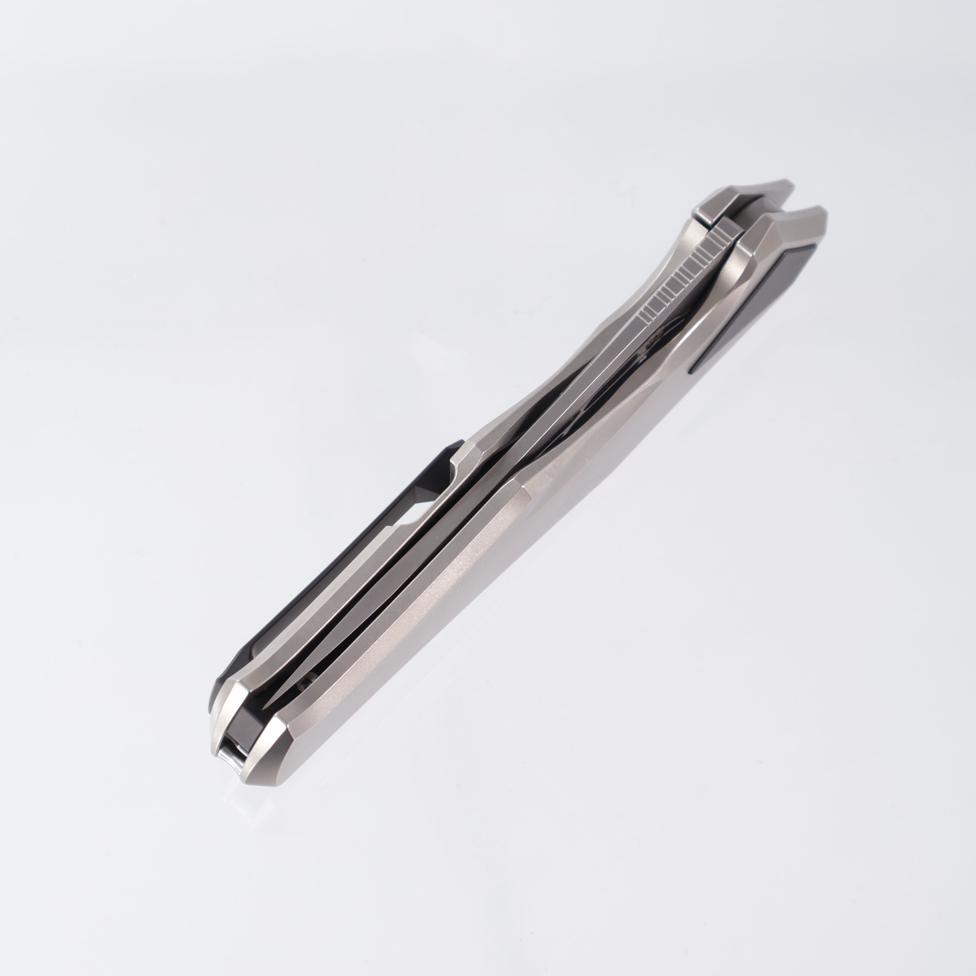 Poikilo Rhino - Pearlescent Stonewash M398 - Ti & Blackened Ti Coated Handle - S2