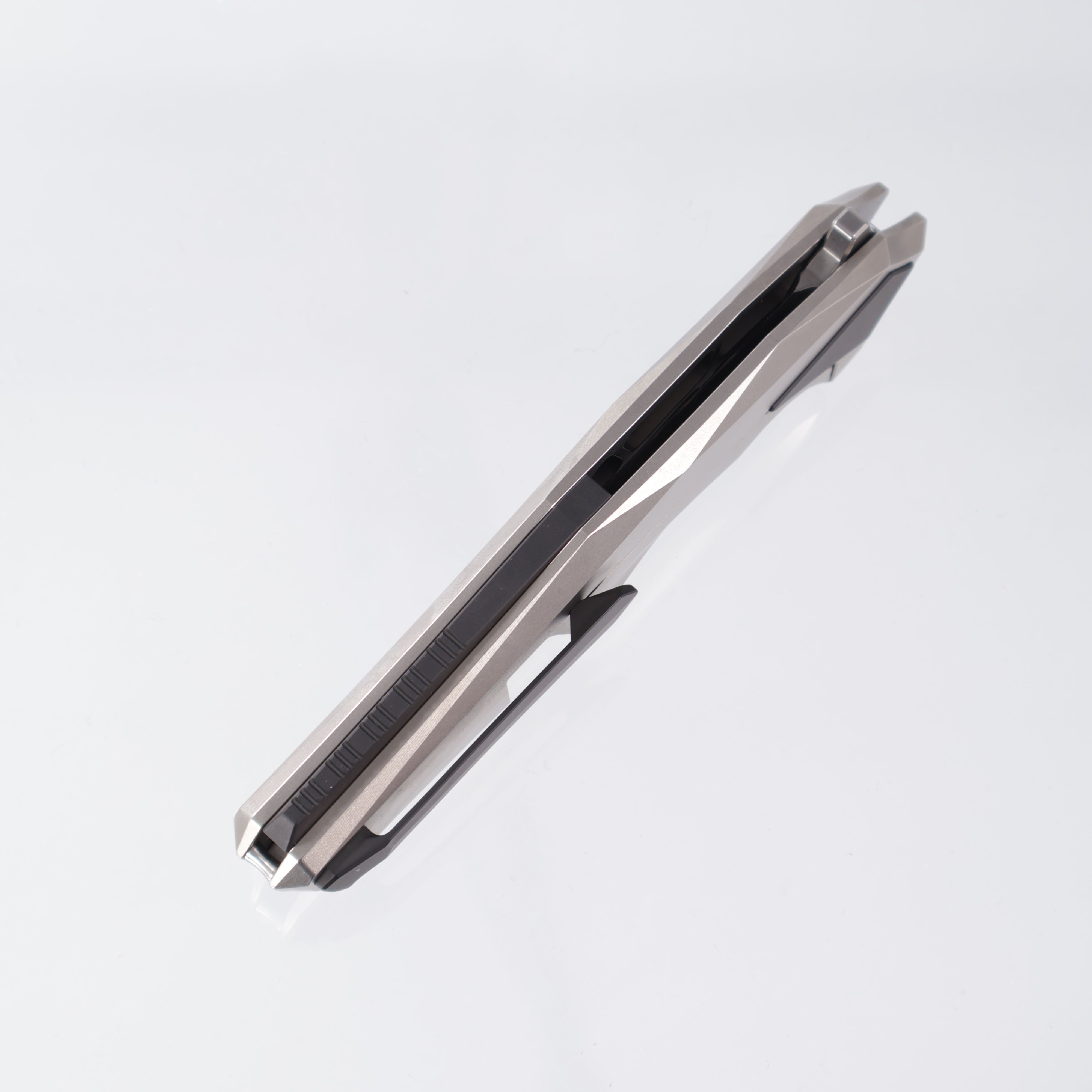 Poikilo Rhino - Pearlescent Stonewash M398 - Ti & Blackened Ti Coated Handle - S2