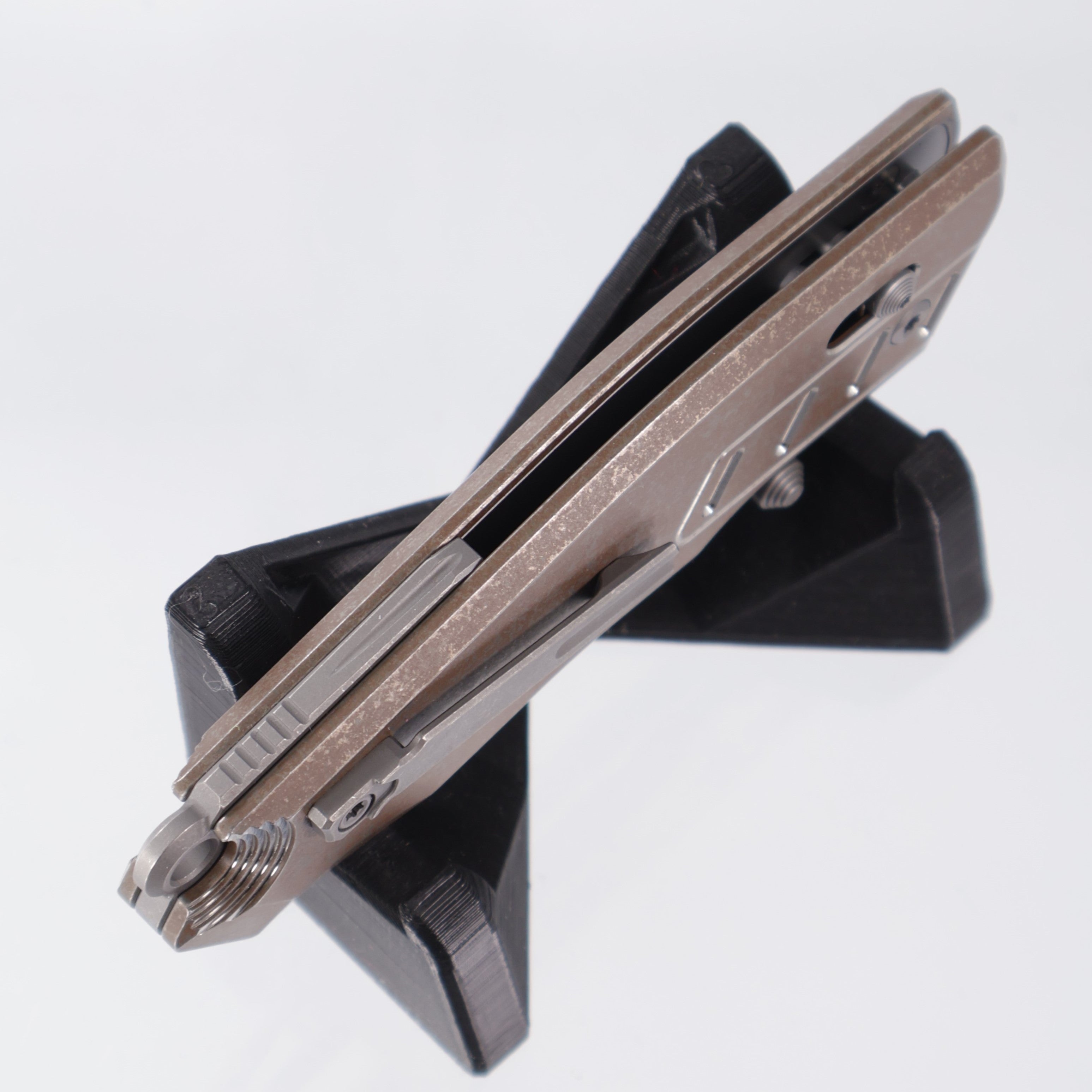 Poikilo x TAS Knives VADER - Dark Stonewash M398 - Rusty Tank Titanium - PKB S2