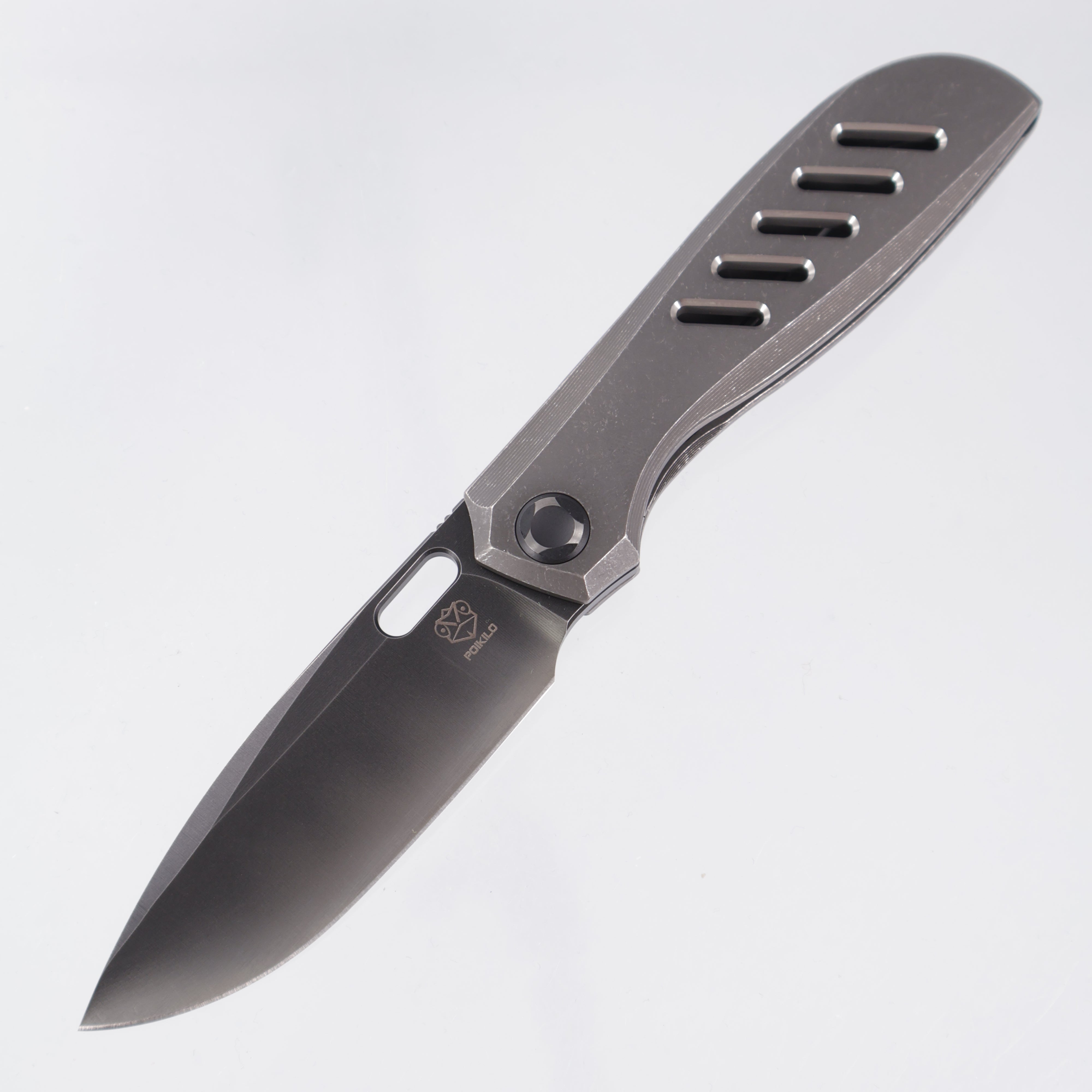 Poikilo Gecko BS5 - Dark Stonewash Titanium w/ Slots - Worn Dark Stonewash M398