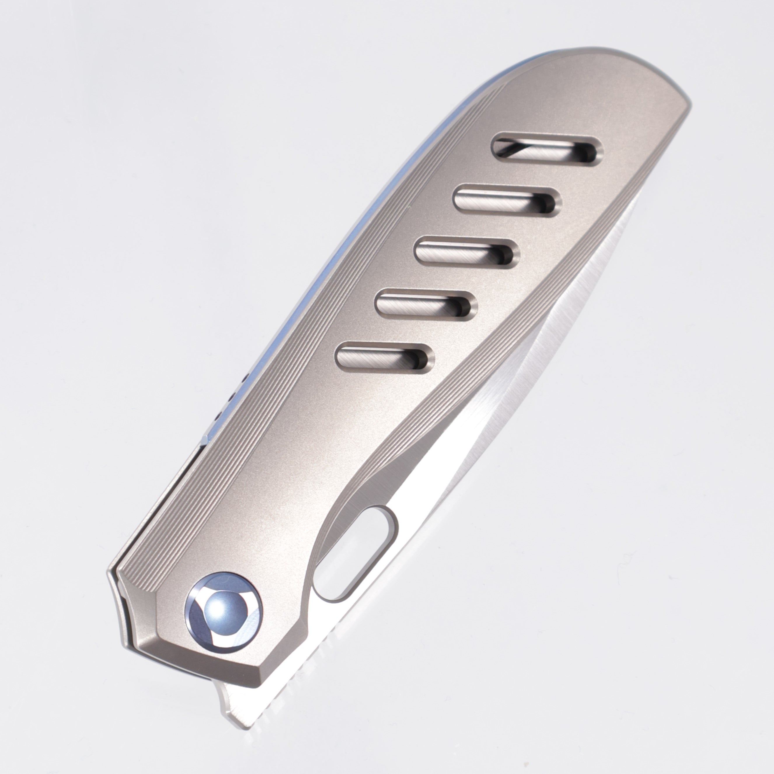 Poikilo Gecko WS5 - Pearlescent Stonewash Titanium w/ Slots - Pearlescent Stonewash M398
