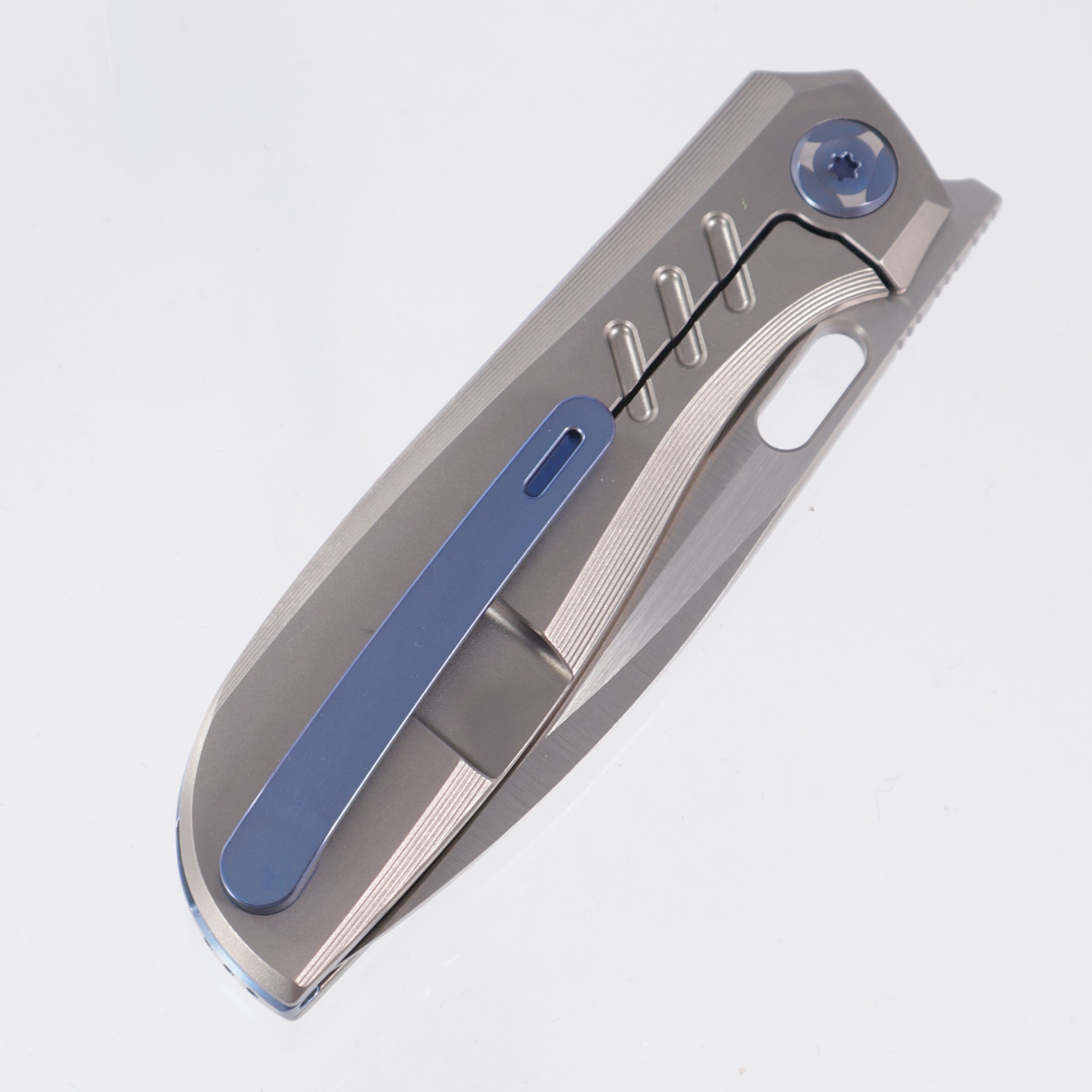 Poikilo Gecko WS5 - Pearlescent Stonewash Titanium w/ Slots - Pearlescent Stonewash M398