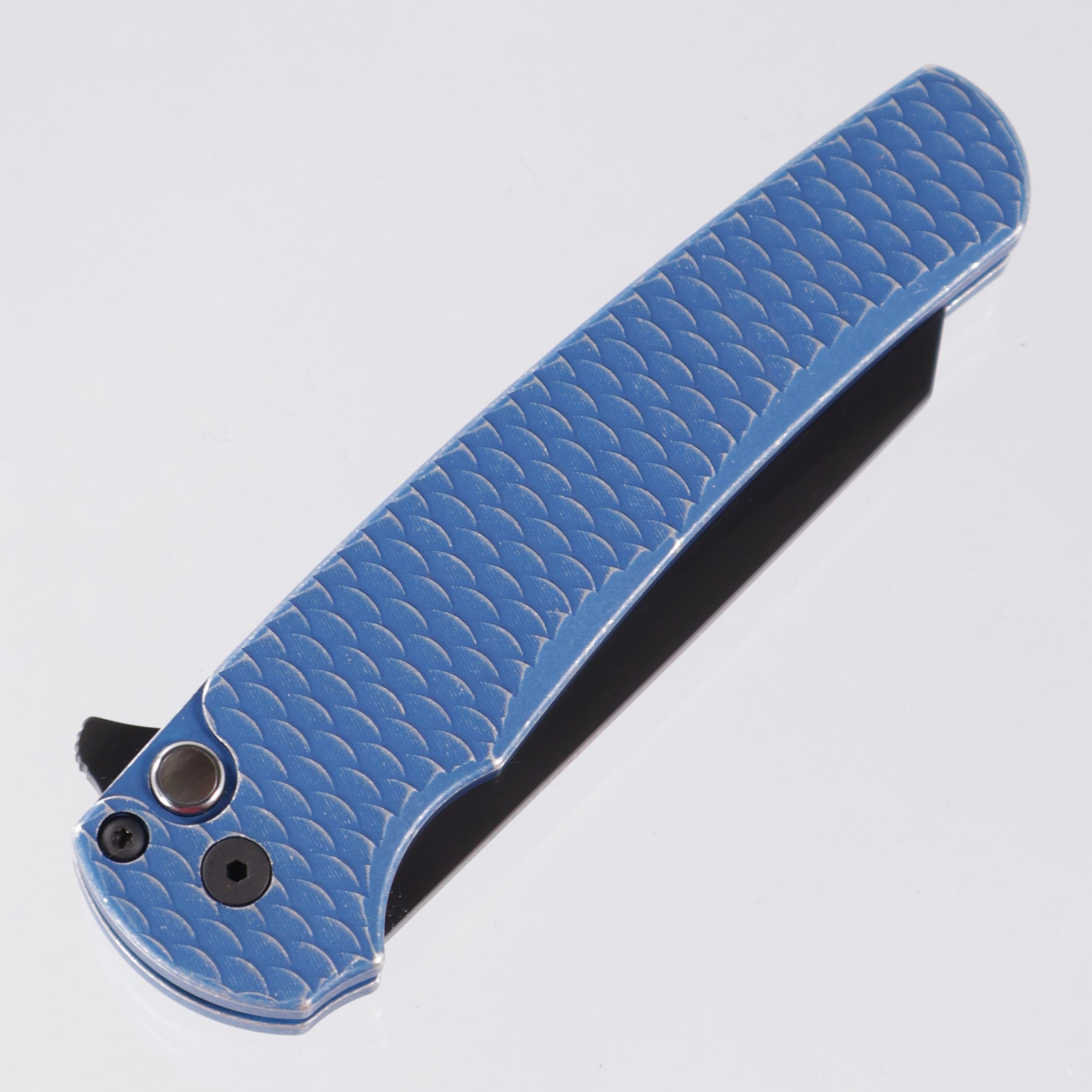 Pro-Tech Malibu - Blue Battleworn Dragonscale Texture Aluminum w/ Black Lip Pearl Button - DLC Magnacut Reverse Tanto - 5436-BW BLUE LTD