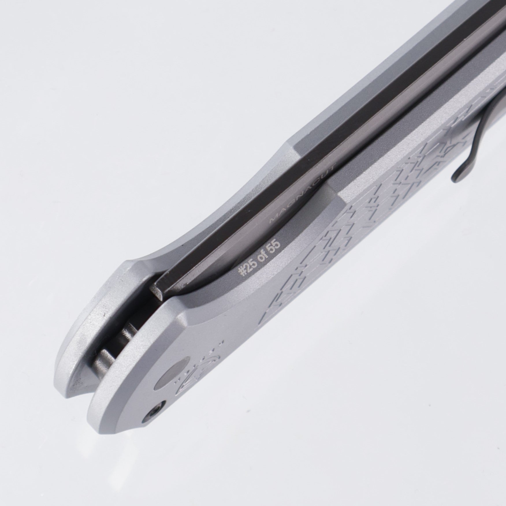 Protech Mordax NYCKS.Mordax.1 - Grey Handle w/ Gridlock texture & Black Lip Pearl button - DLC Magnacut