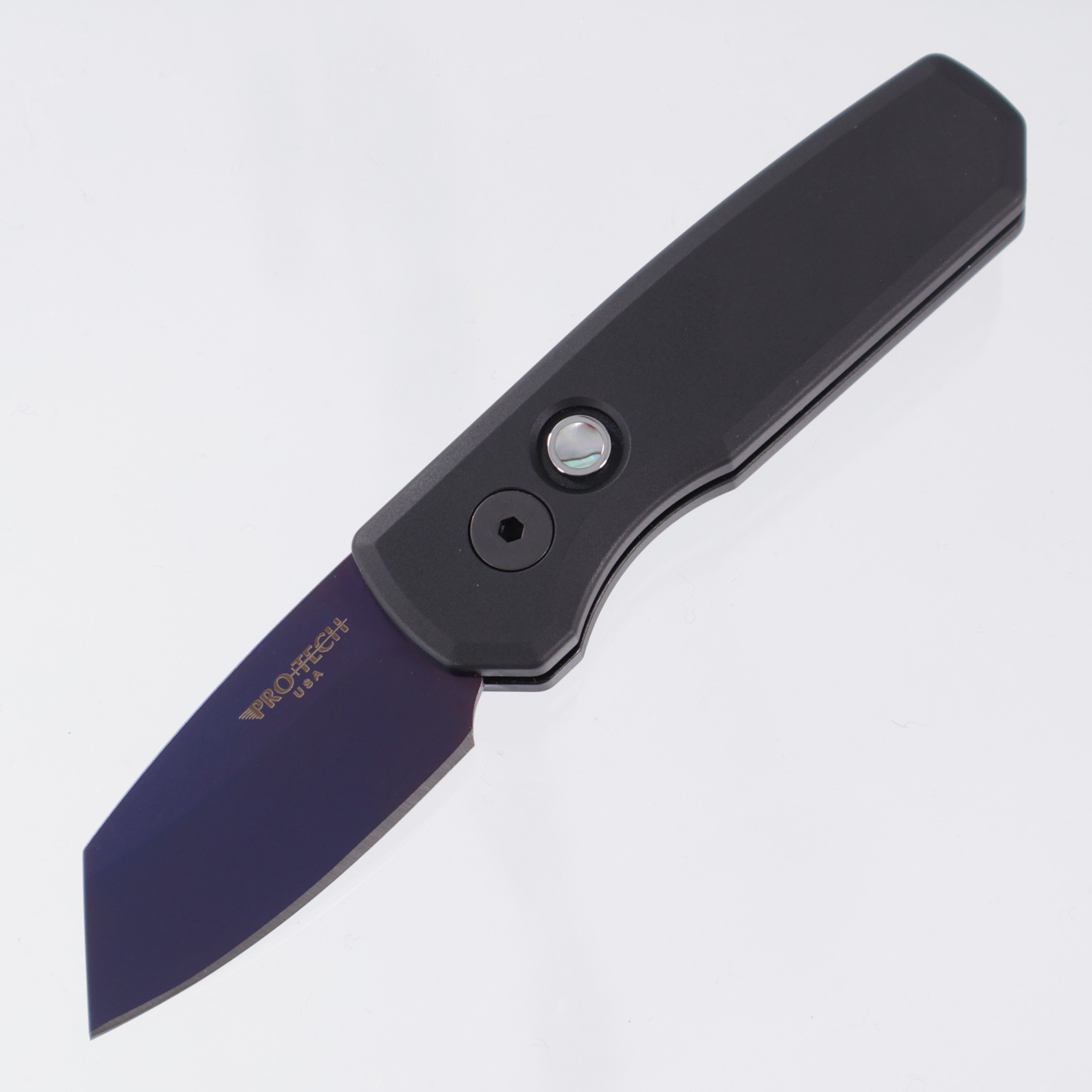Pro-Tech Runt 5 - Black Aluminum w/ Abalone Button Inlay - Sapphire 20CV - R5203-SB