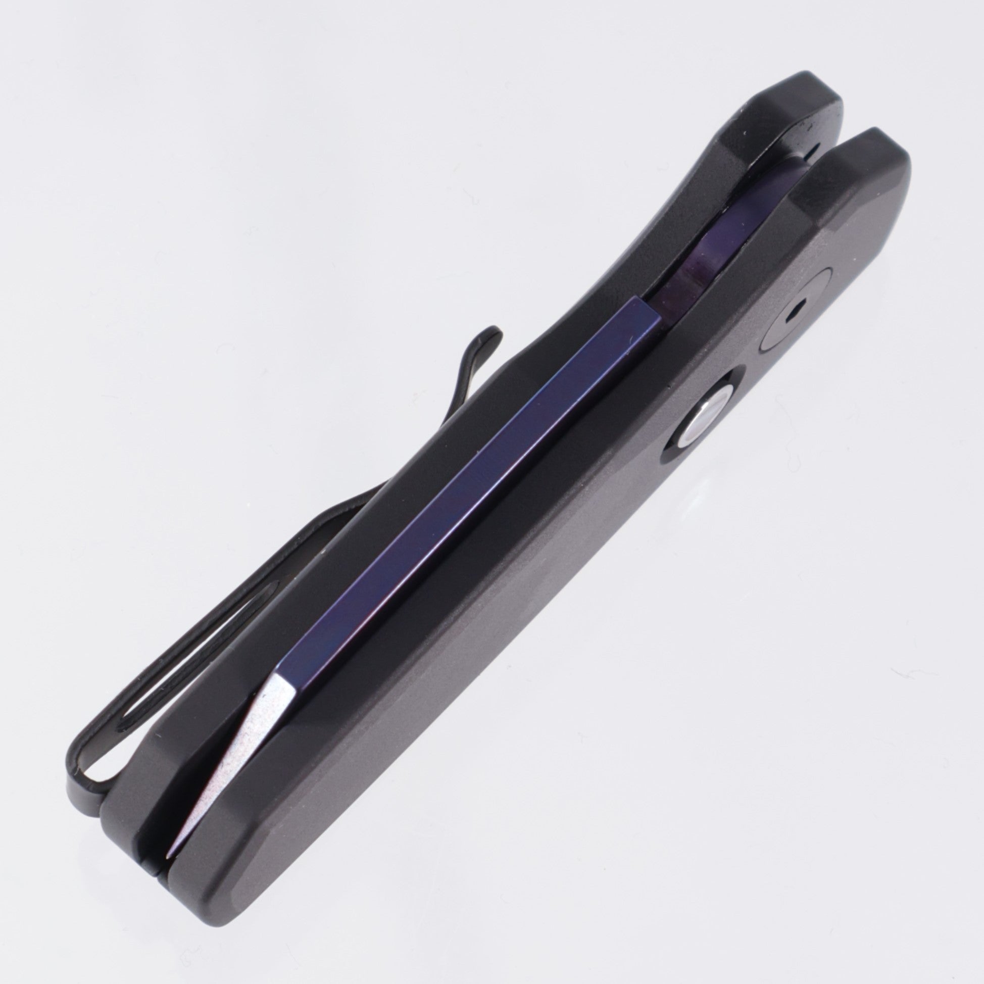 Pro-Tech Runt 5 - Black Aluminum w/ Abalone Button Inlay - Sapphire 20CV - R5203-SB