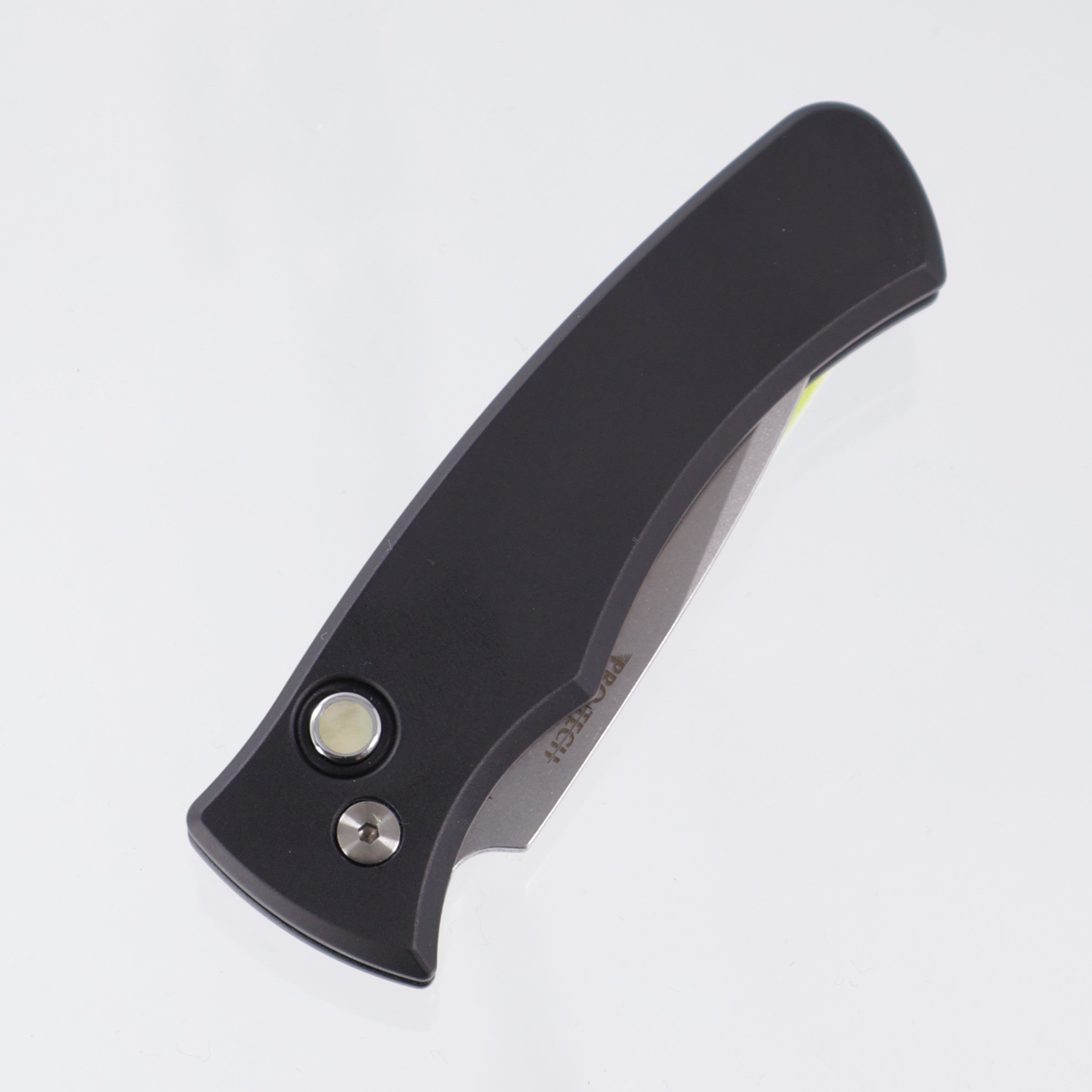 Pro-Tech Duke - Black Aluminum w/ Gold Lip Pearl Button - Stonewash Magnacut - BSW25.Duke.1