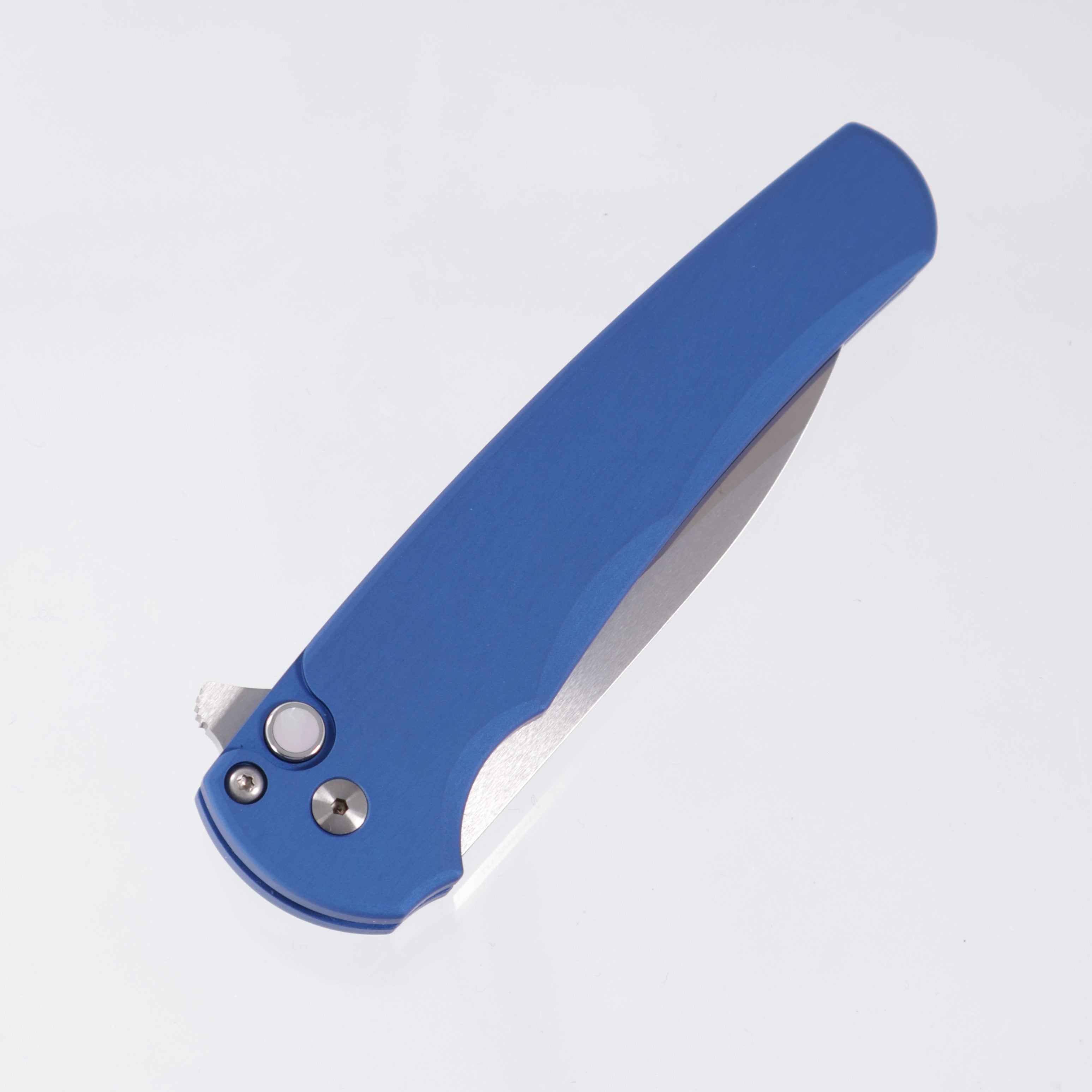 Pro-Tech Malibu - Blue Aluminum w/ White Pearl Button - Satin Wharncliffe Magnacut - 5300-LTD BLUE