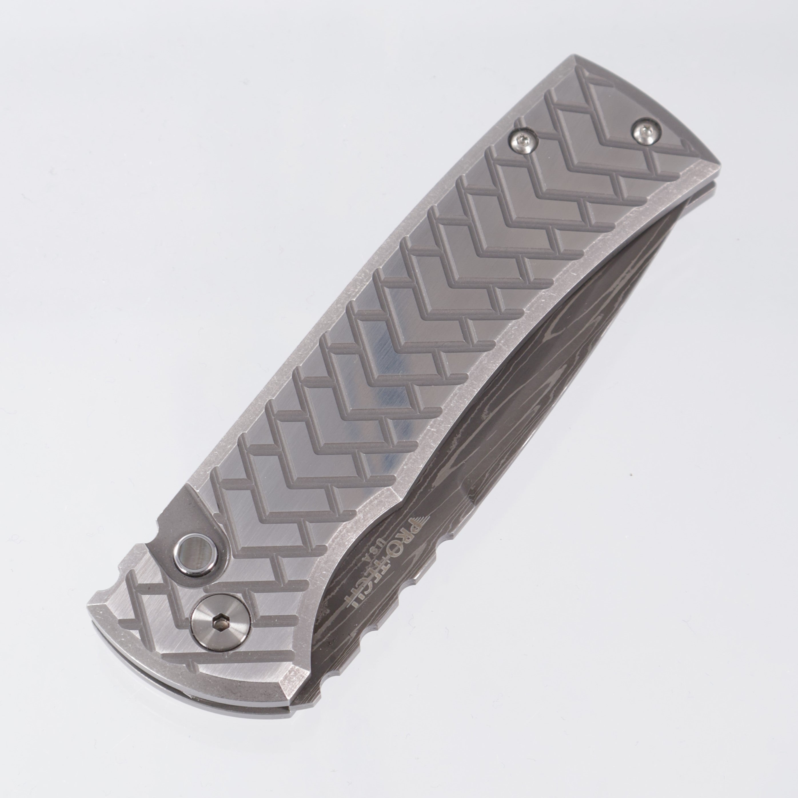 Pro-Tech Redencion Auto Drop Point - 17-4 Stainless Steel Handle w/ 2-Tone Tread Texture, Black Lip Pearl Button & Steel Skull Clip - Vegas Forge Koa Damascus - 2026 Redencion Custom 001